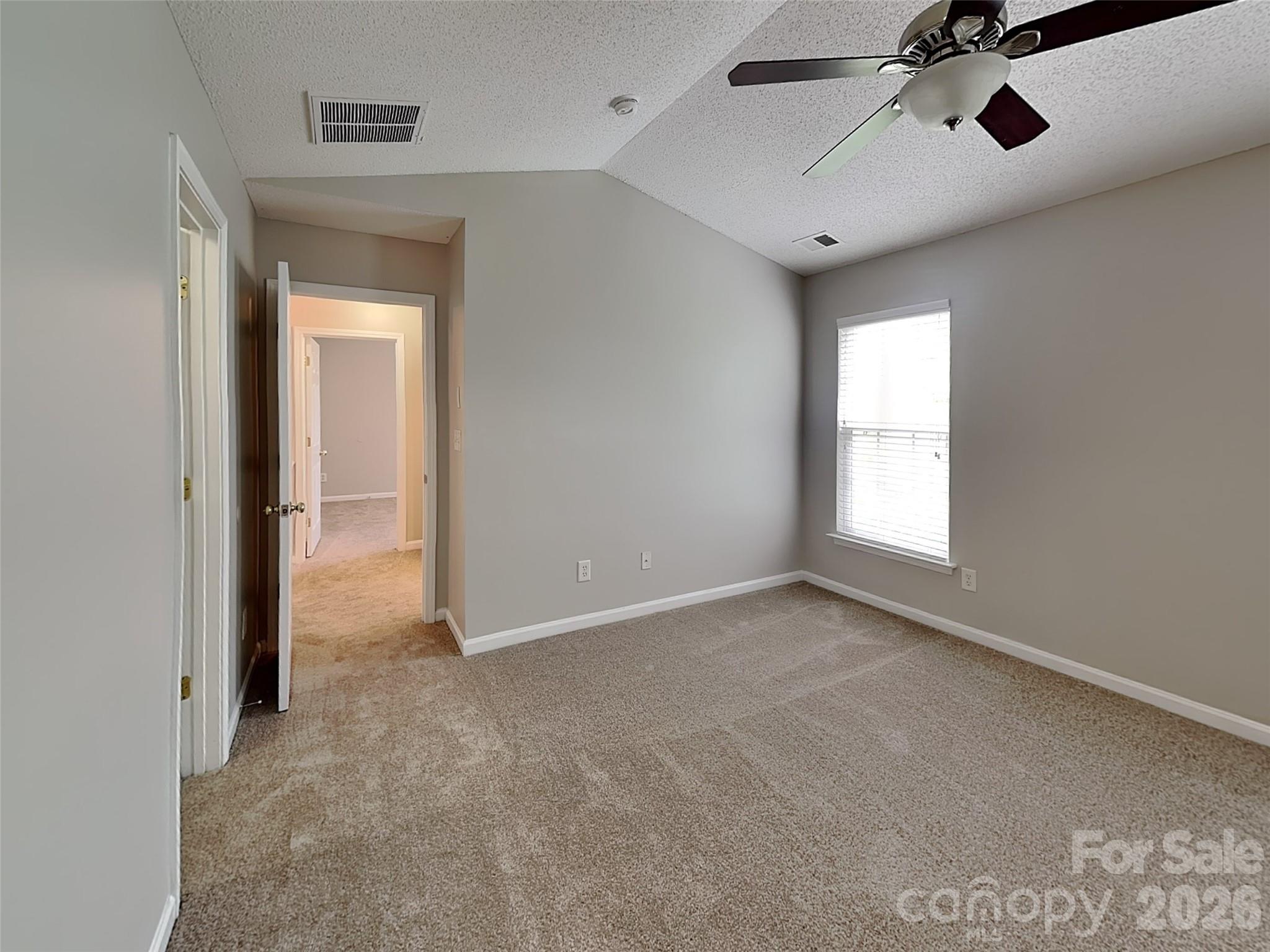 1032 Meadowbrook Lane SW — Concord