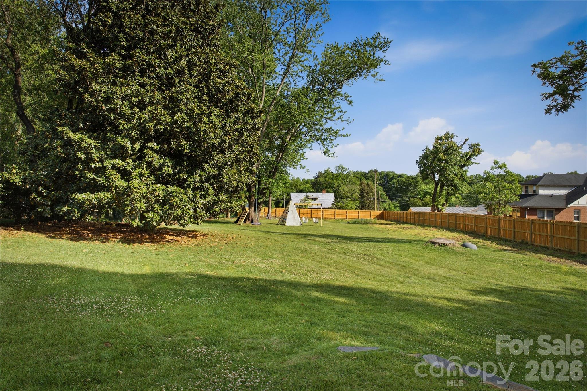 319 W Union Street — Morganton