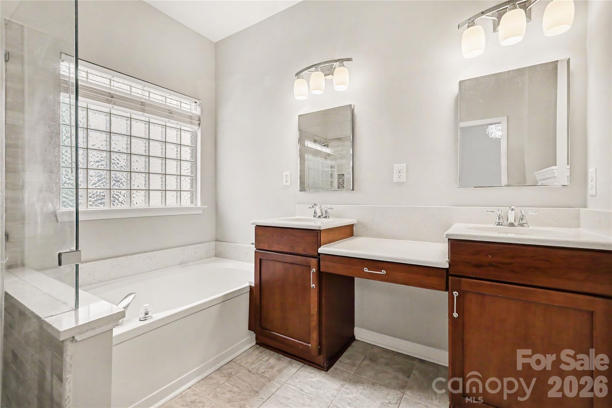 10312 Fairbourne Court — Charlotte