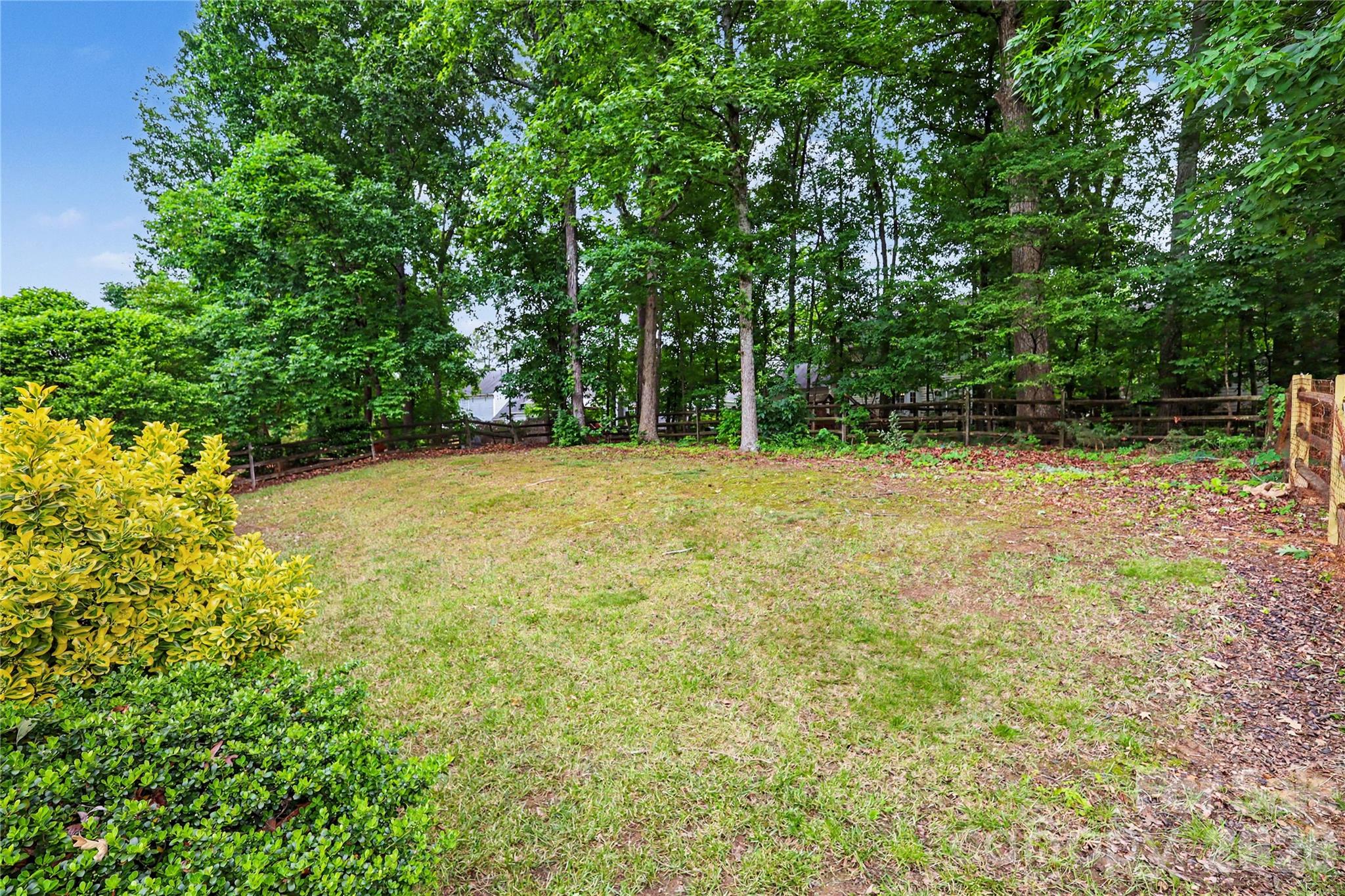 10312 Fairbourne Court — Charlotte