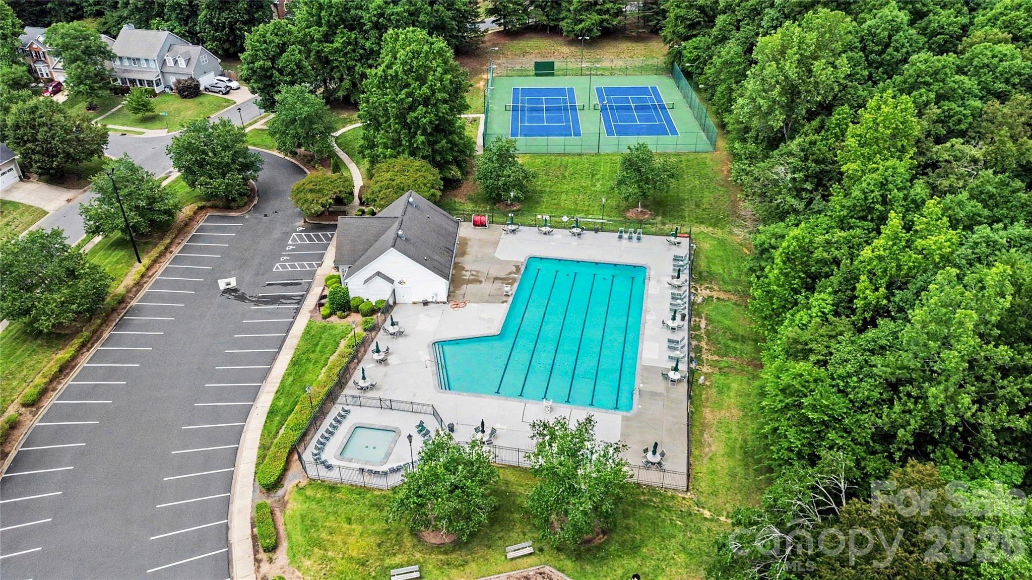 10312 Fairbourne Court — Charlotte