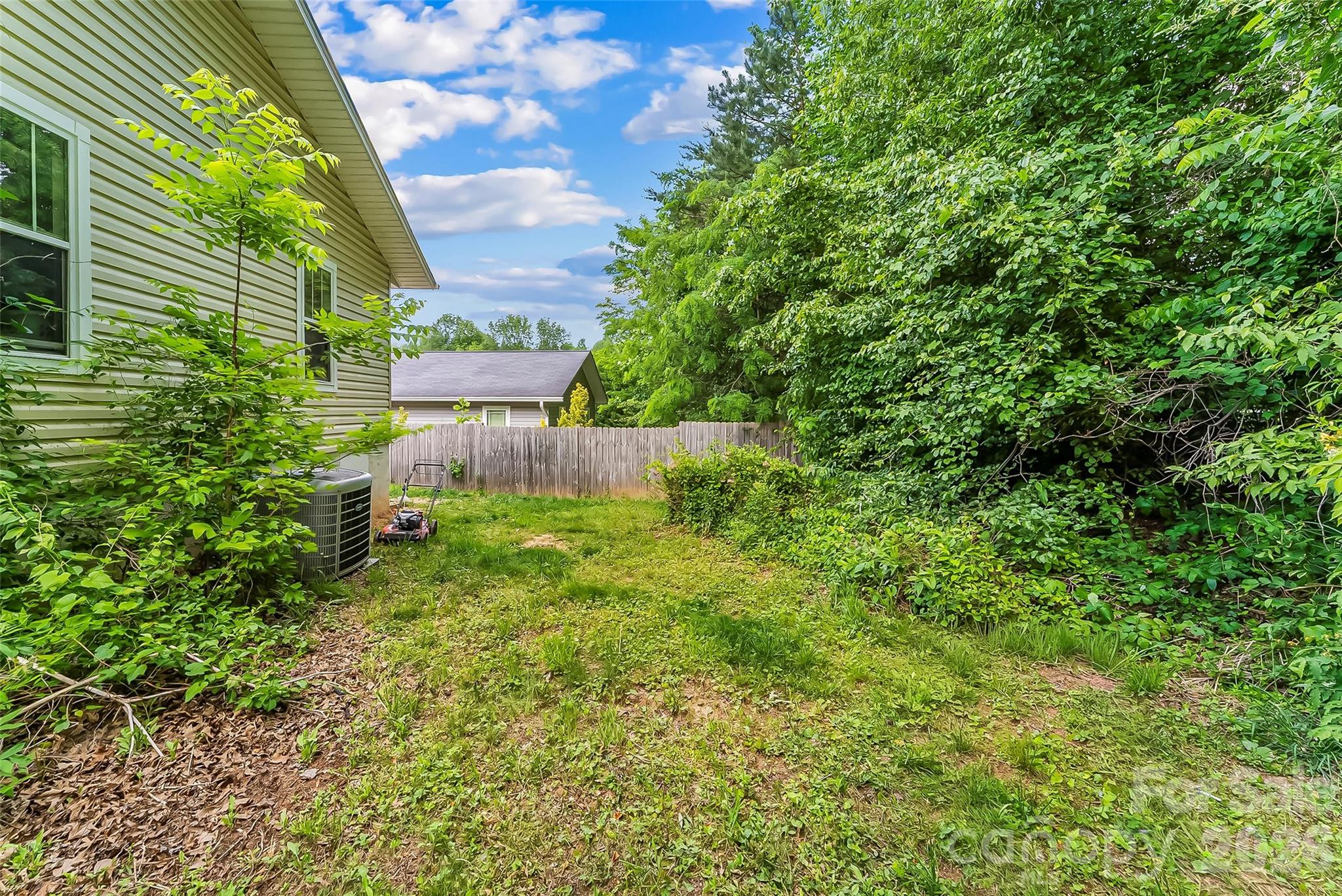 5 Springmill Drive — Asheville