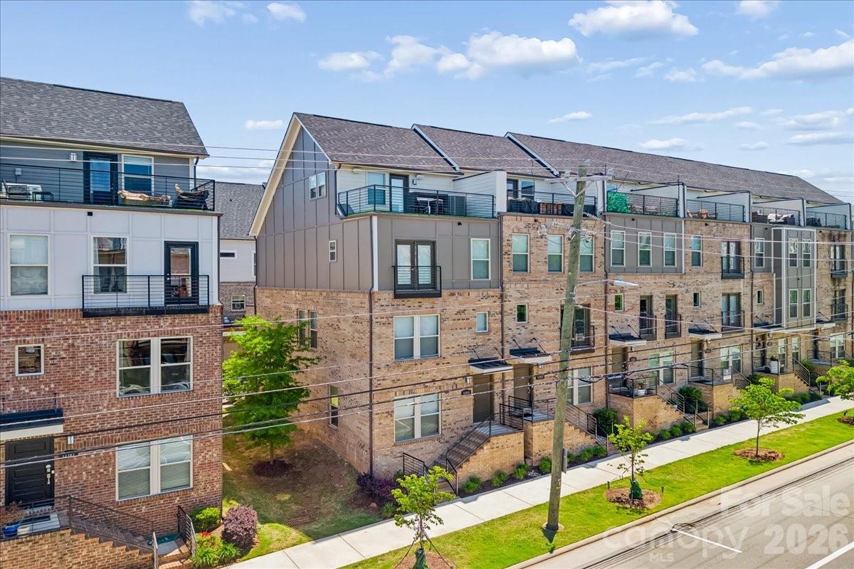 12057 Brooklyn Avenue — Charlotte