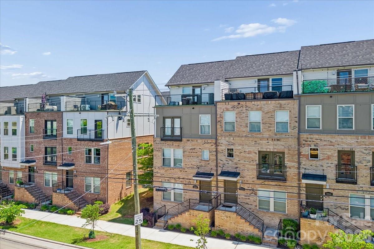 12057 Brooklyn Avenue — Charlotte