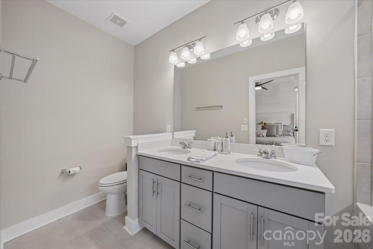 12057 Brooklyn Avenue — Charlotte