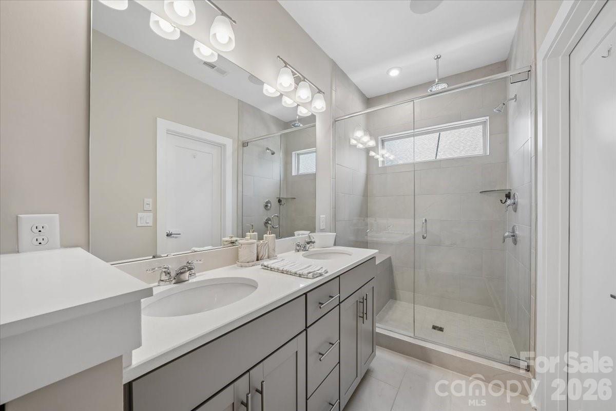 12057 Brooklyn Avenue — Charlotte