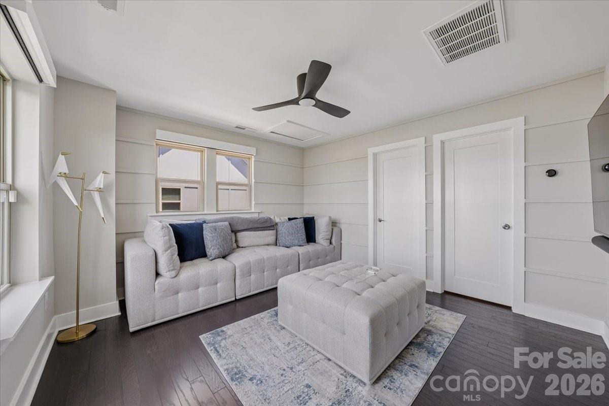 12057 Brooklyn Avenue — Charlotte