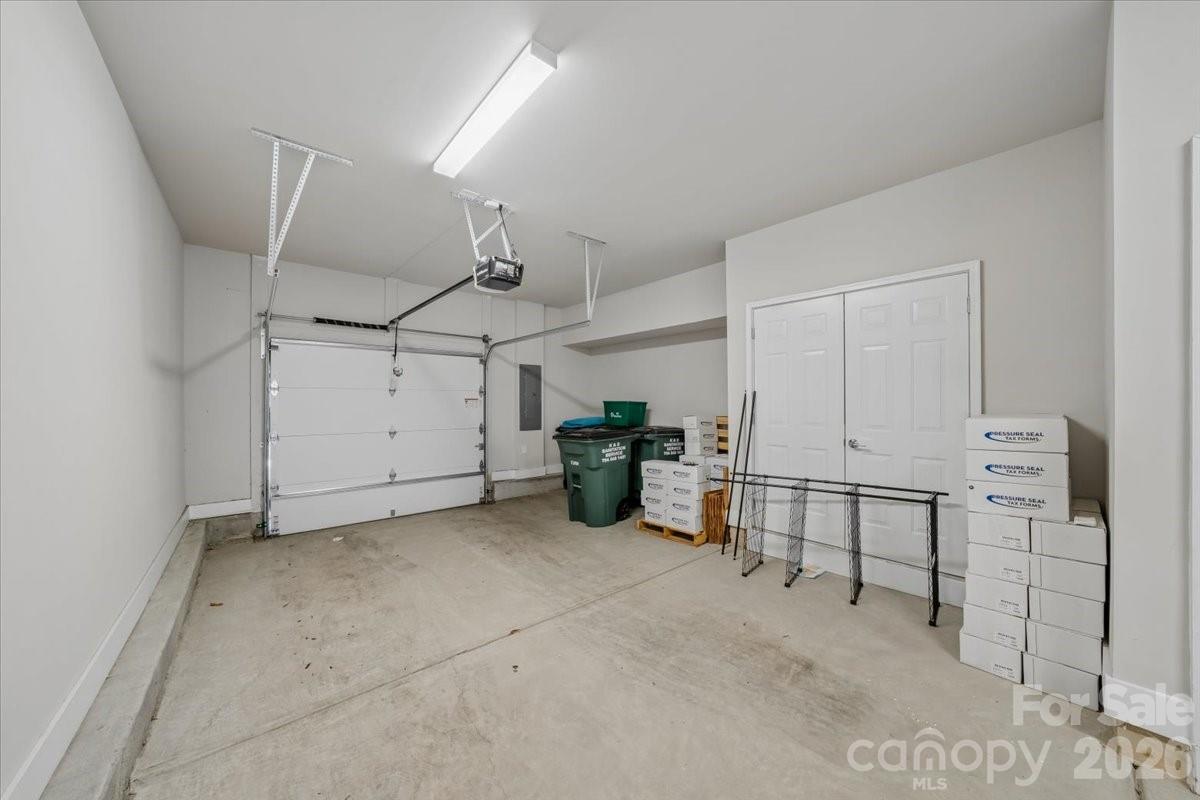 12057 Brooklyn Avenue — Charlotte