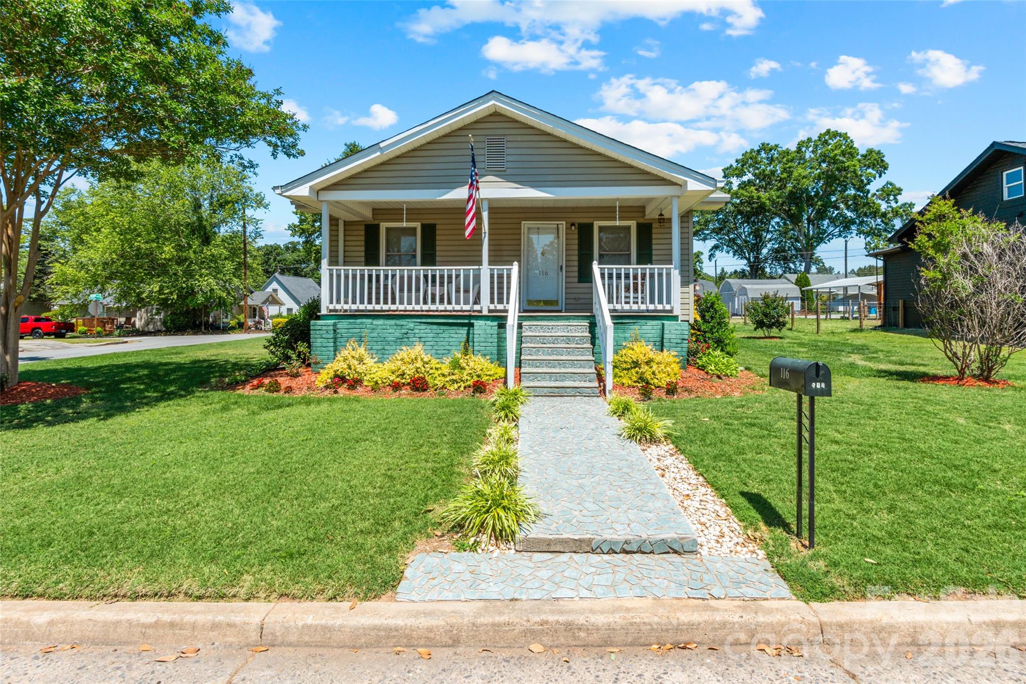 116 Live Oak Avenue — Belmont