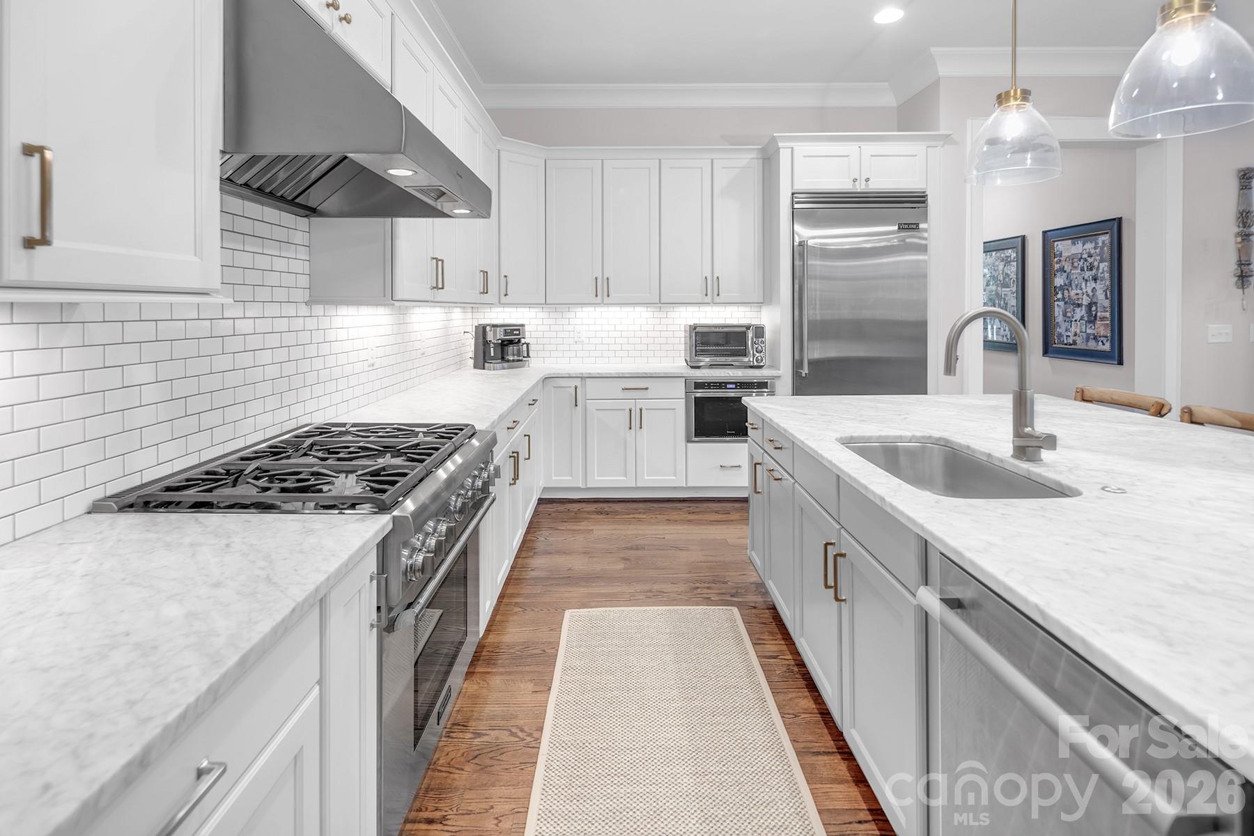 520 Hillside Avenue — Charlotte