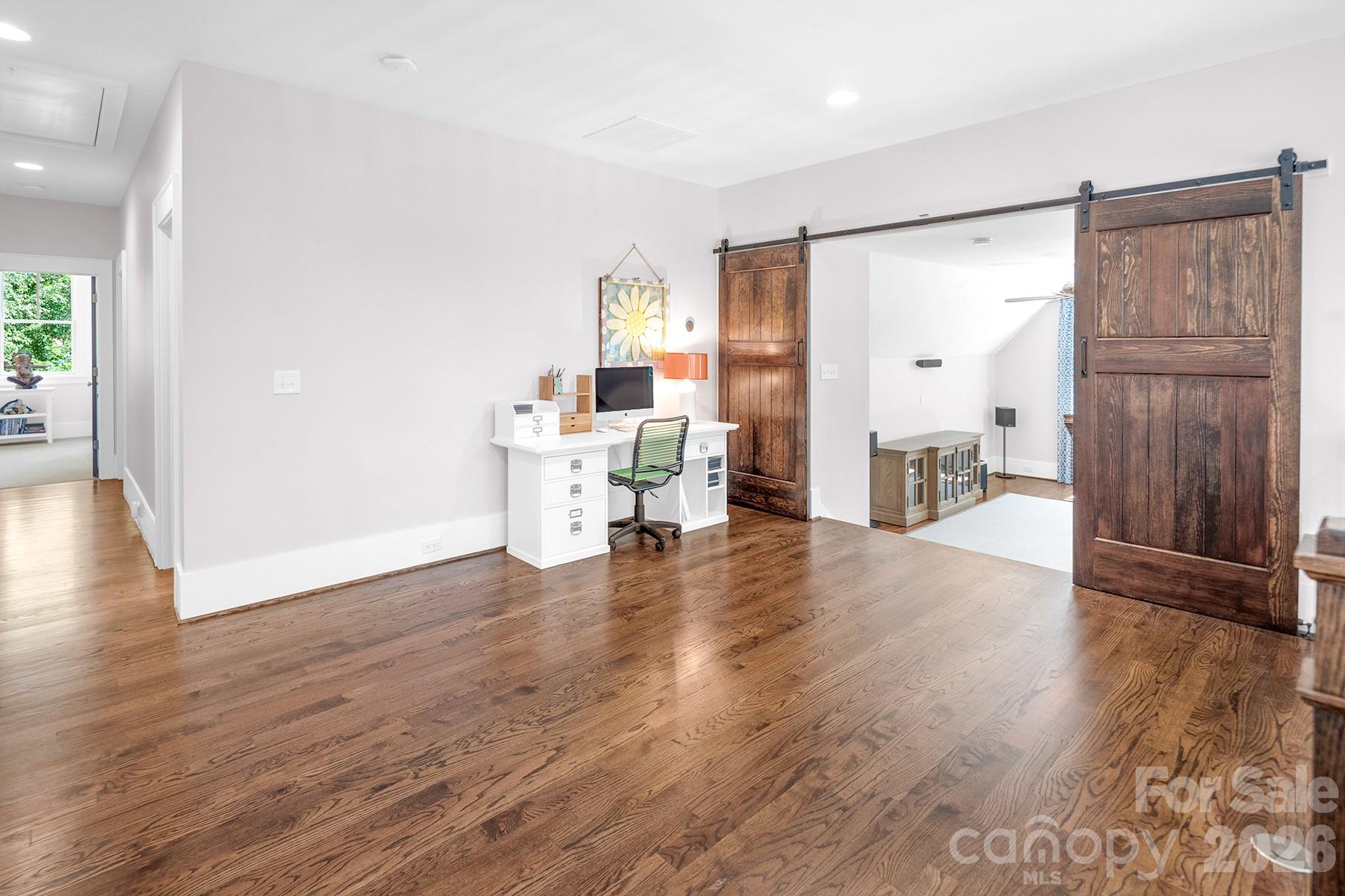 520 Hillside Avenue — Charlotte