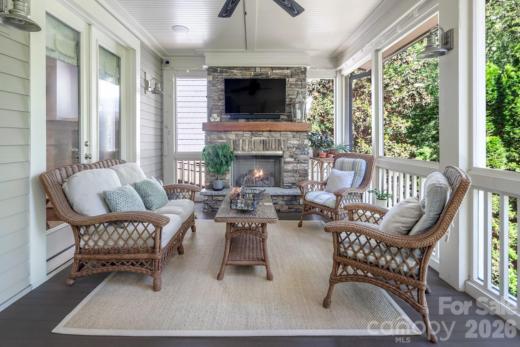 520 Hillside Avenue — Charlotte