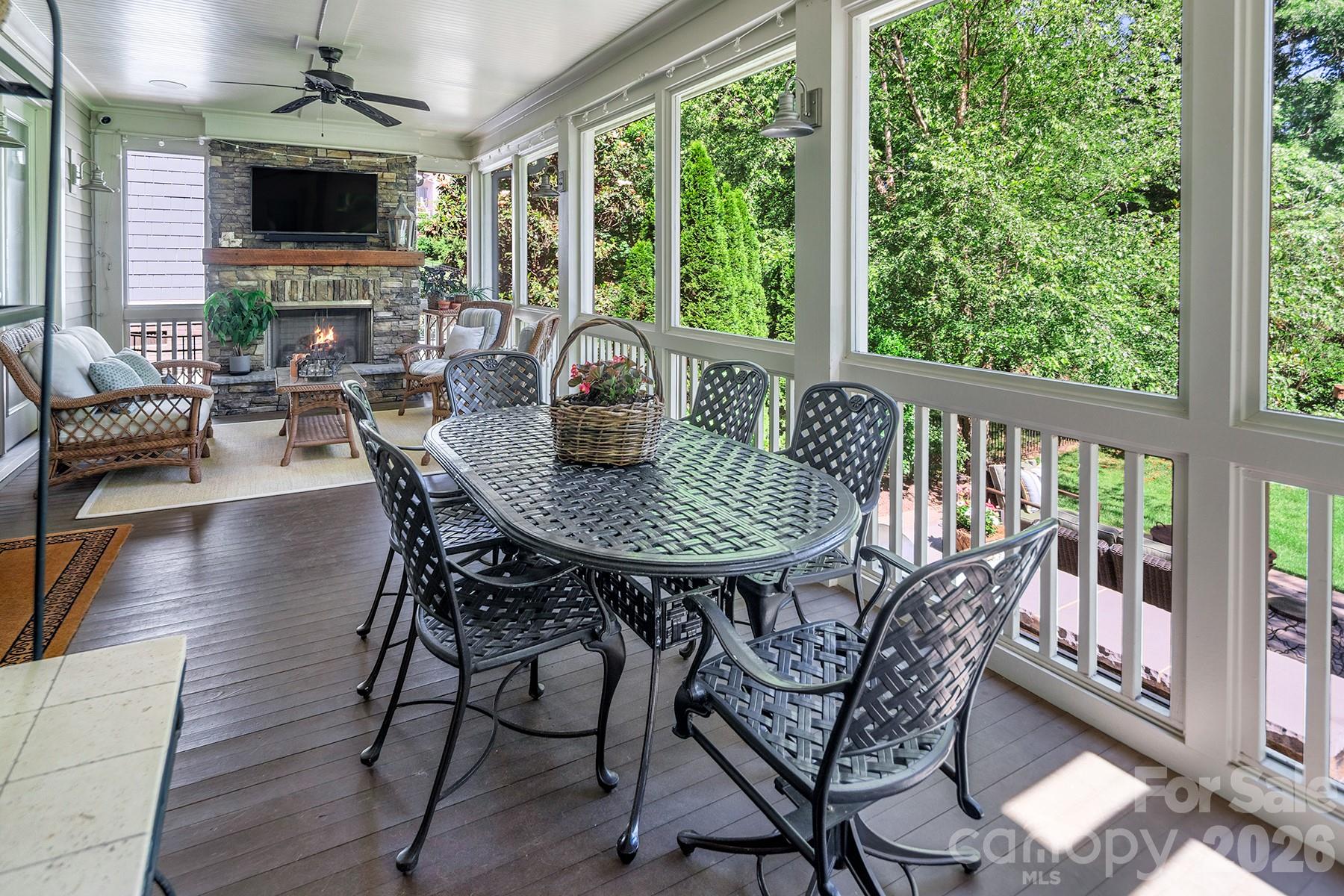 520 Hillside Avenue — Charlotte