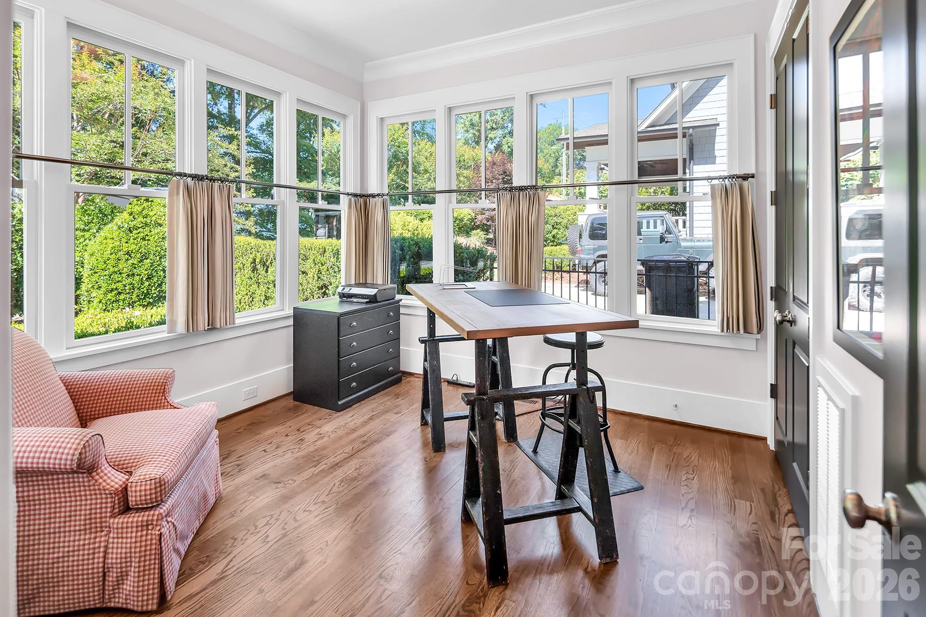 520 Hillside Avenue — Charlotte