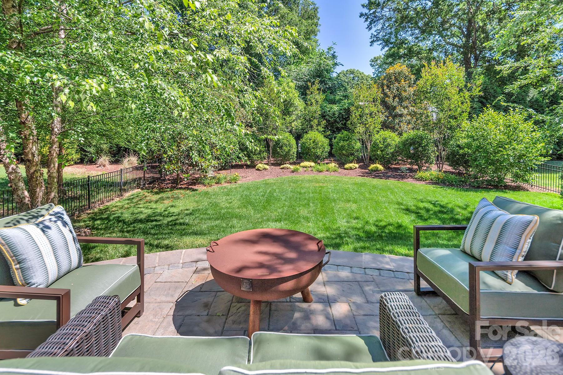 520 Hillside Avenue — Charlotte