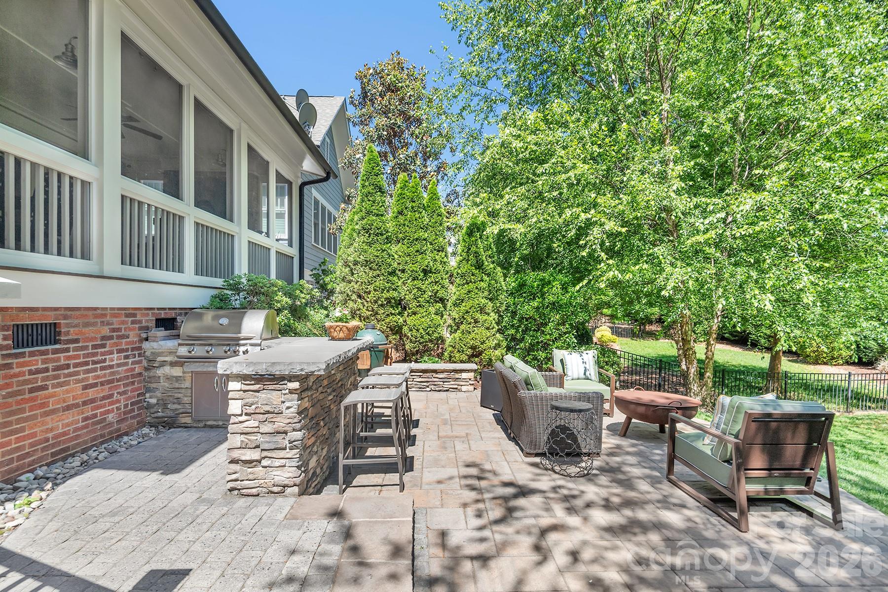 520 Hillside Avenue — Charlotte