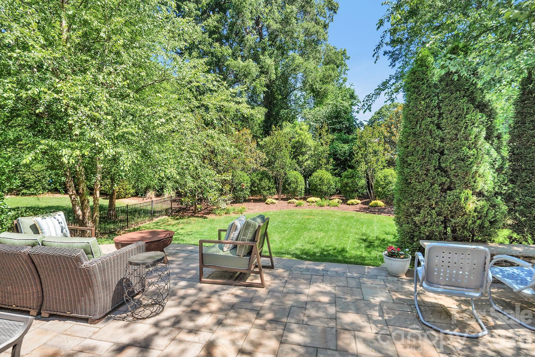520 Hillside Avenue — Charlotte