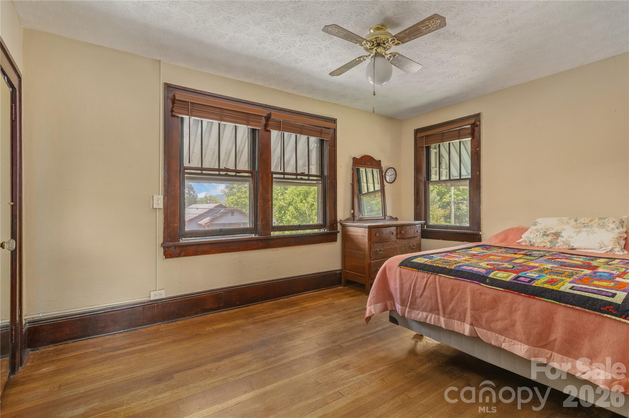 15 Walton Street — Asheville