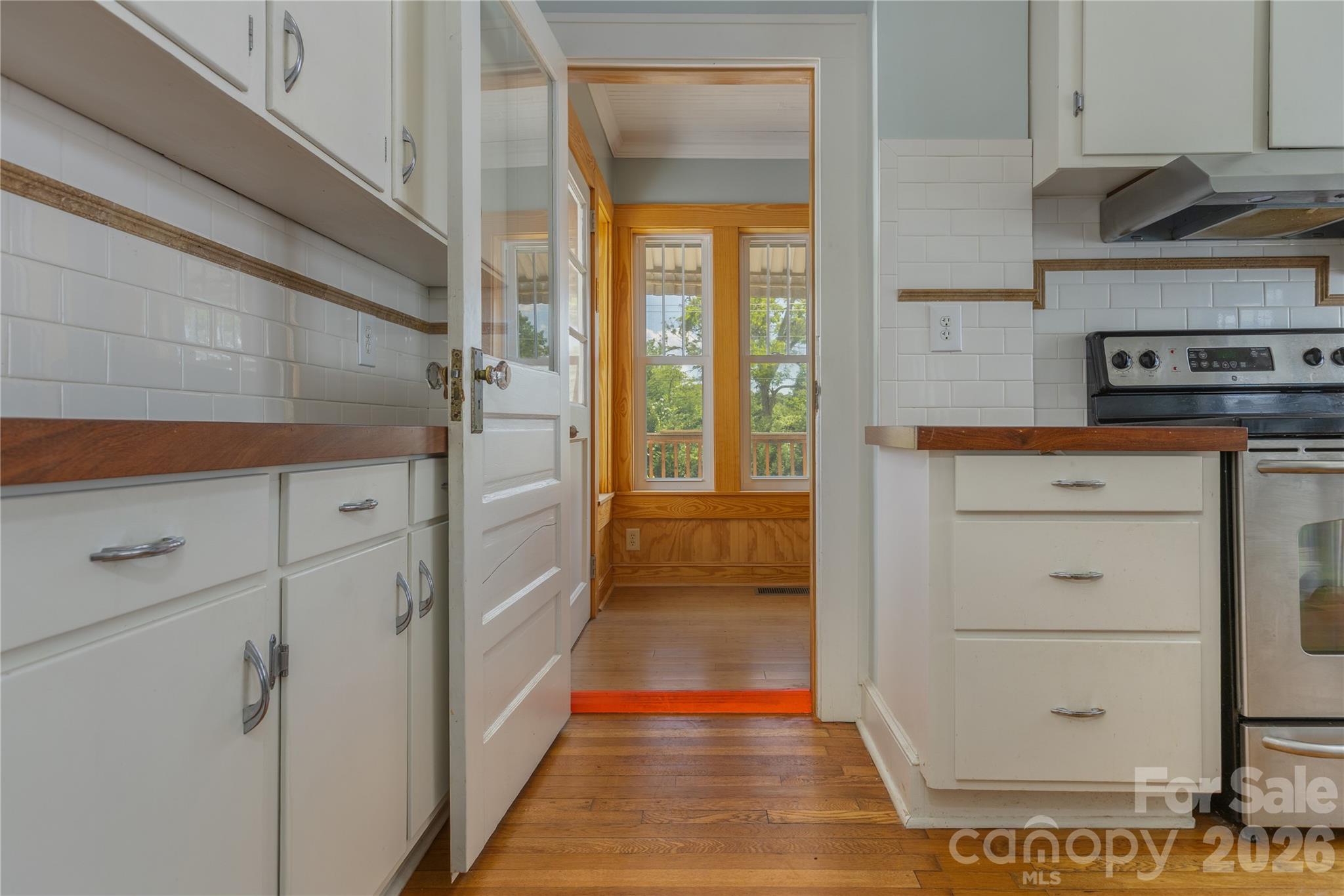 15 Walton Street — Asheville