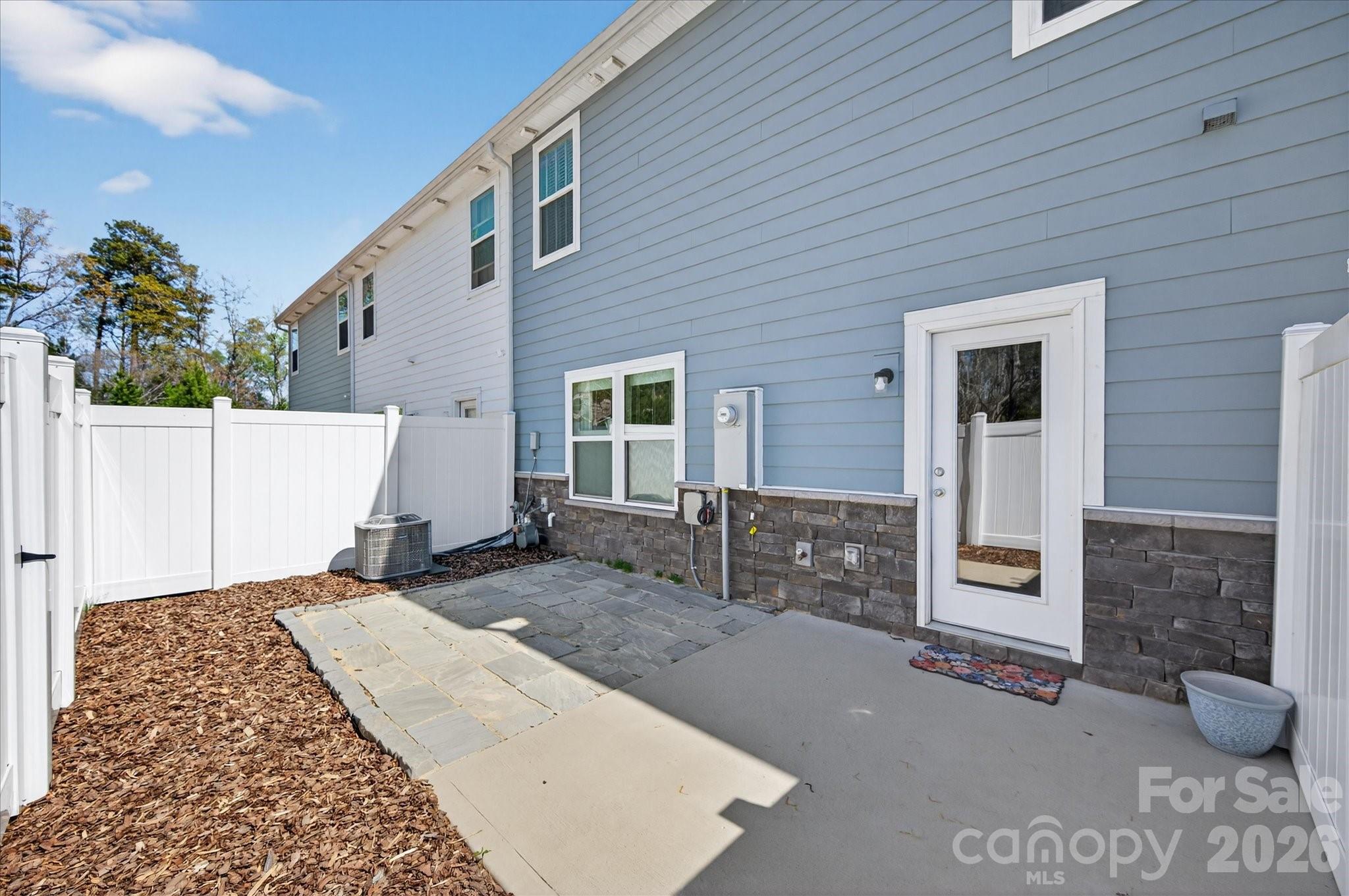 6531 Kinder Lane — Lancaster