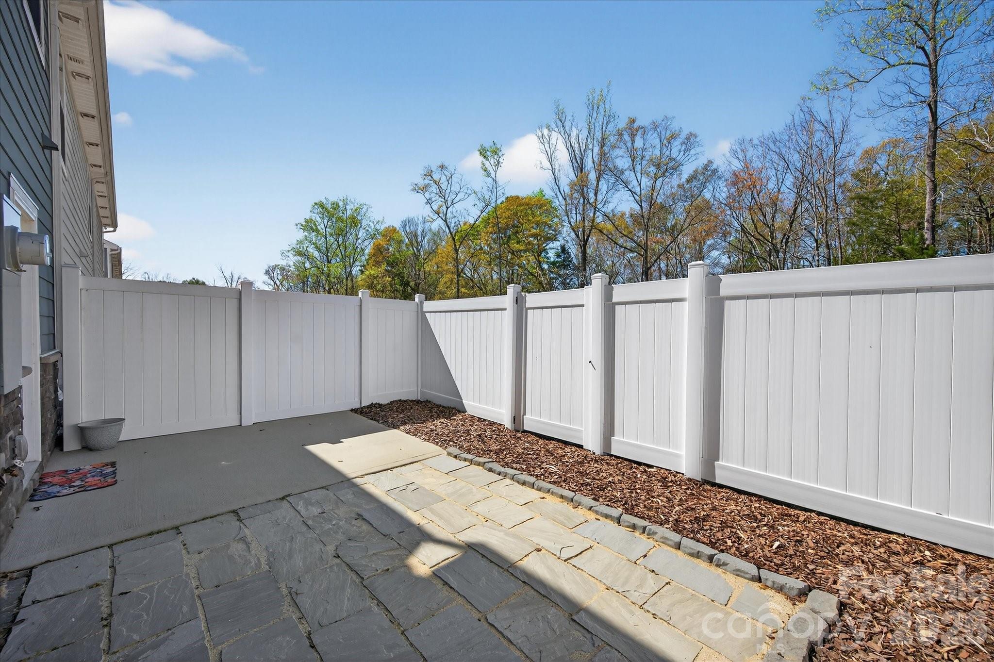 6531 Kinder Lane — Lancaster