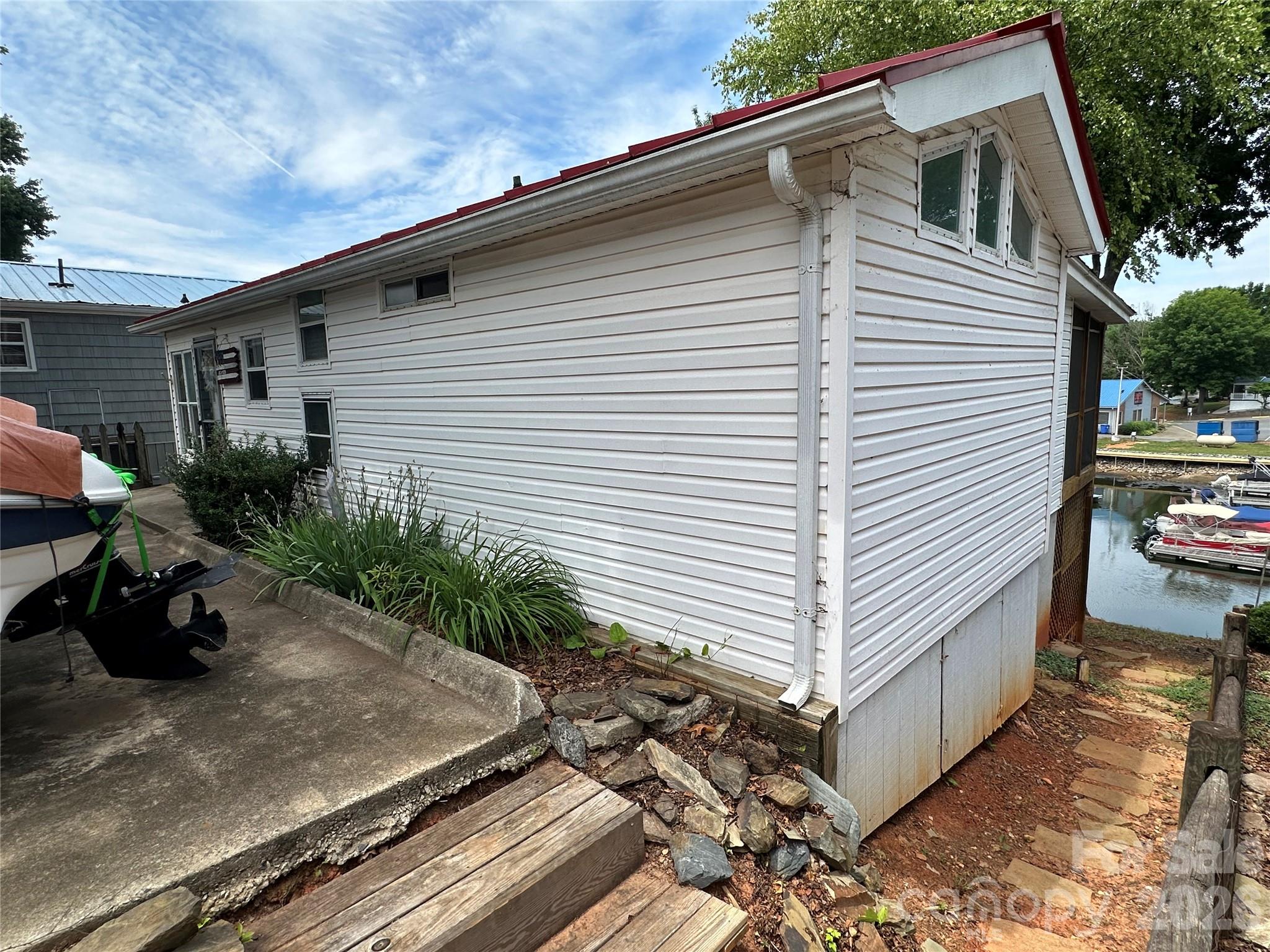 117 Badin Lake Circle — New London