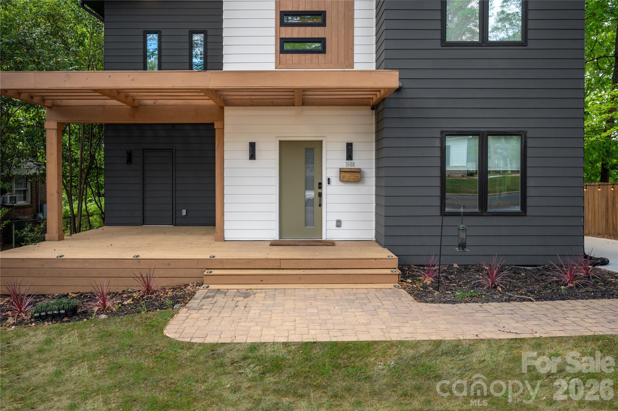 1608 Chippendale Road — Charlotte