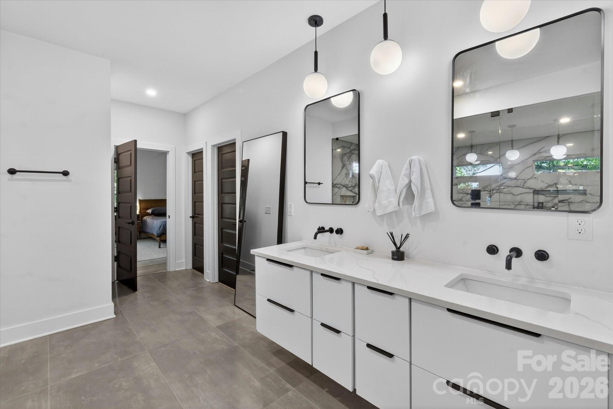 1608 Chippendale Road — Charlotte
