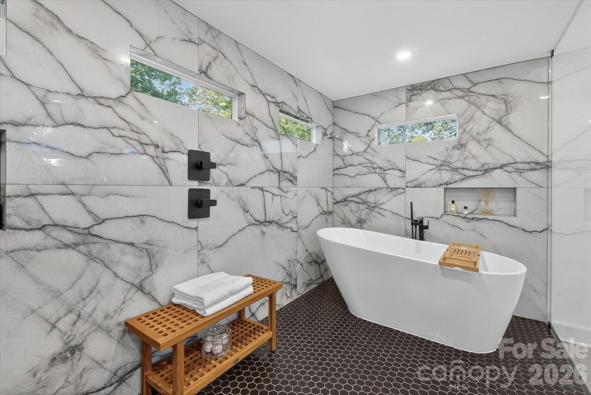 1608 Chippendale Road — Charlotte