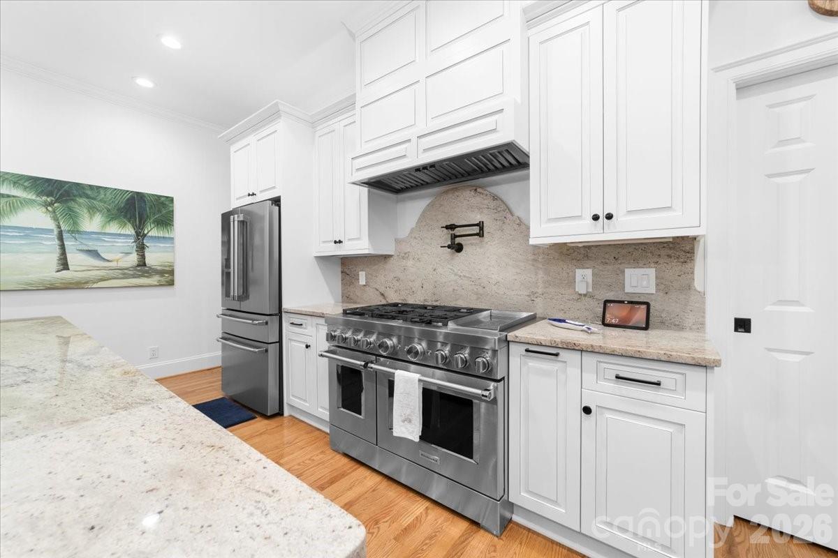 9128 Shorewood Place — Belmont
