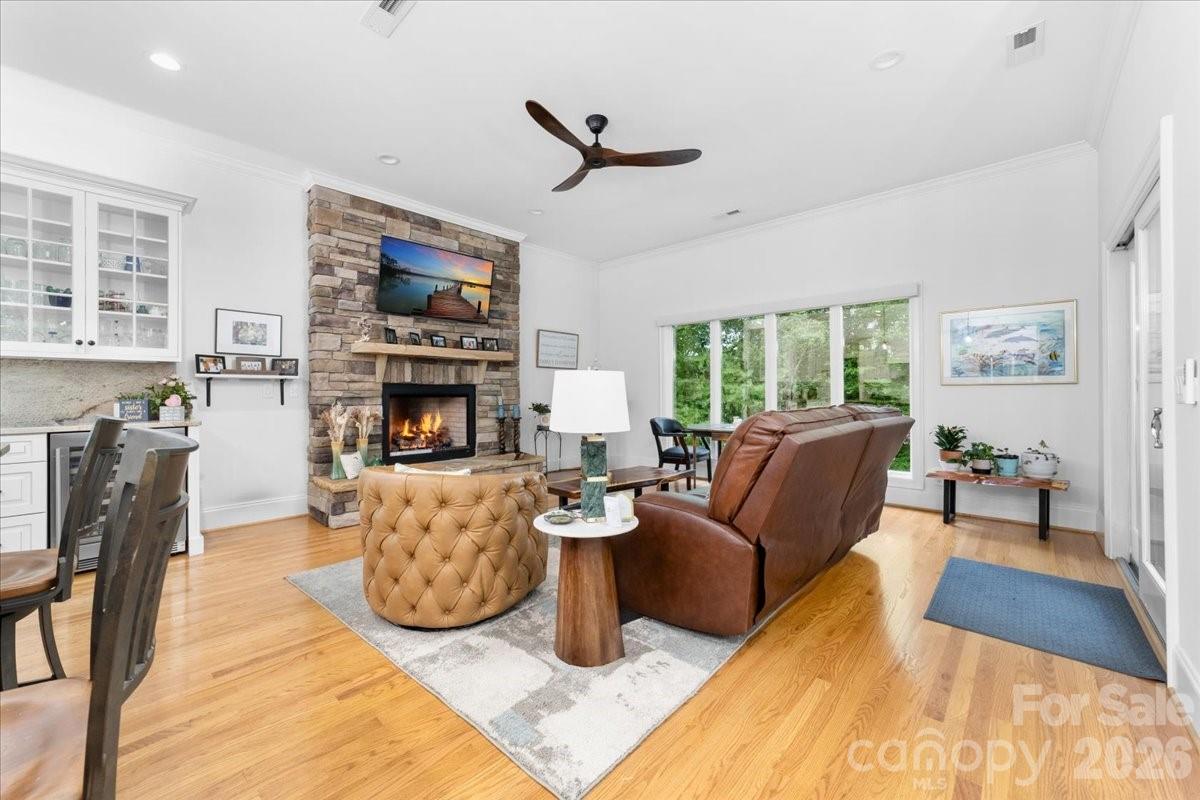 9128 Shorewood Place — Belmont
