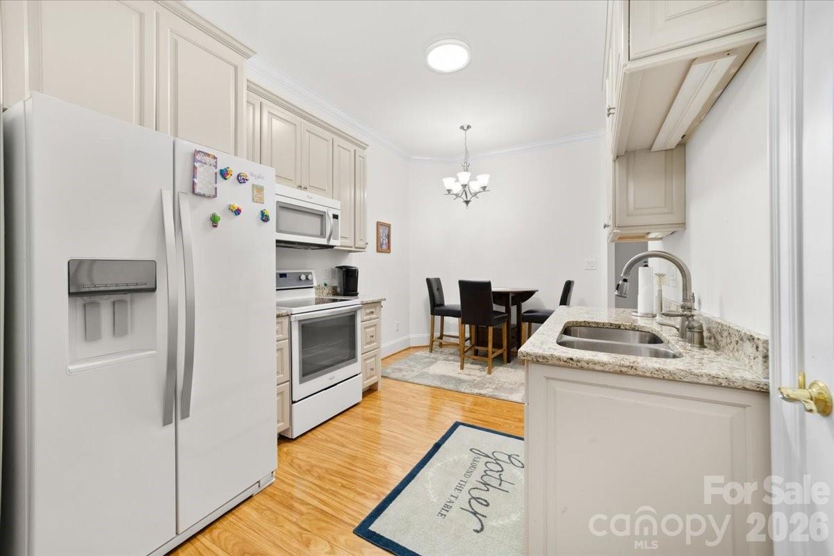 9128 Shorewood Place — Belmont