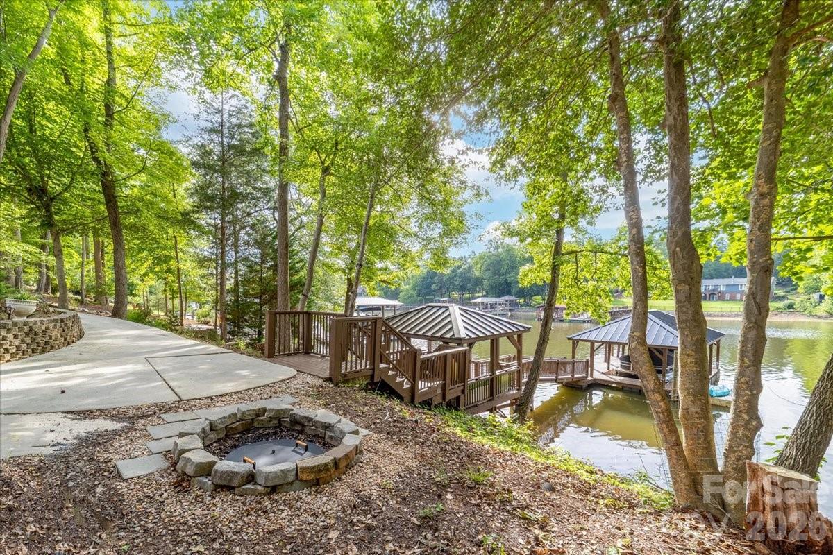 9128 Shorewood Place — Belmont