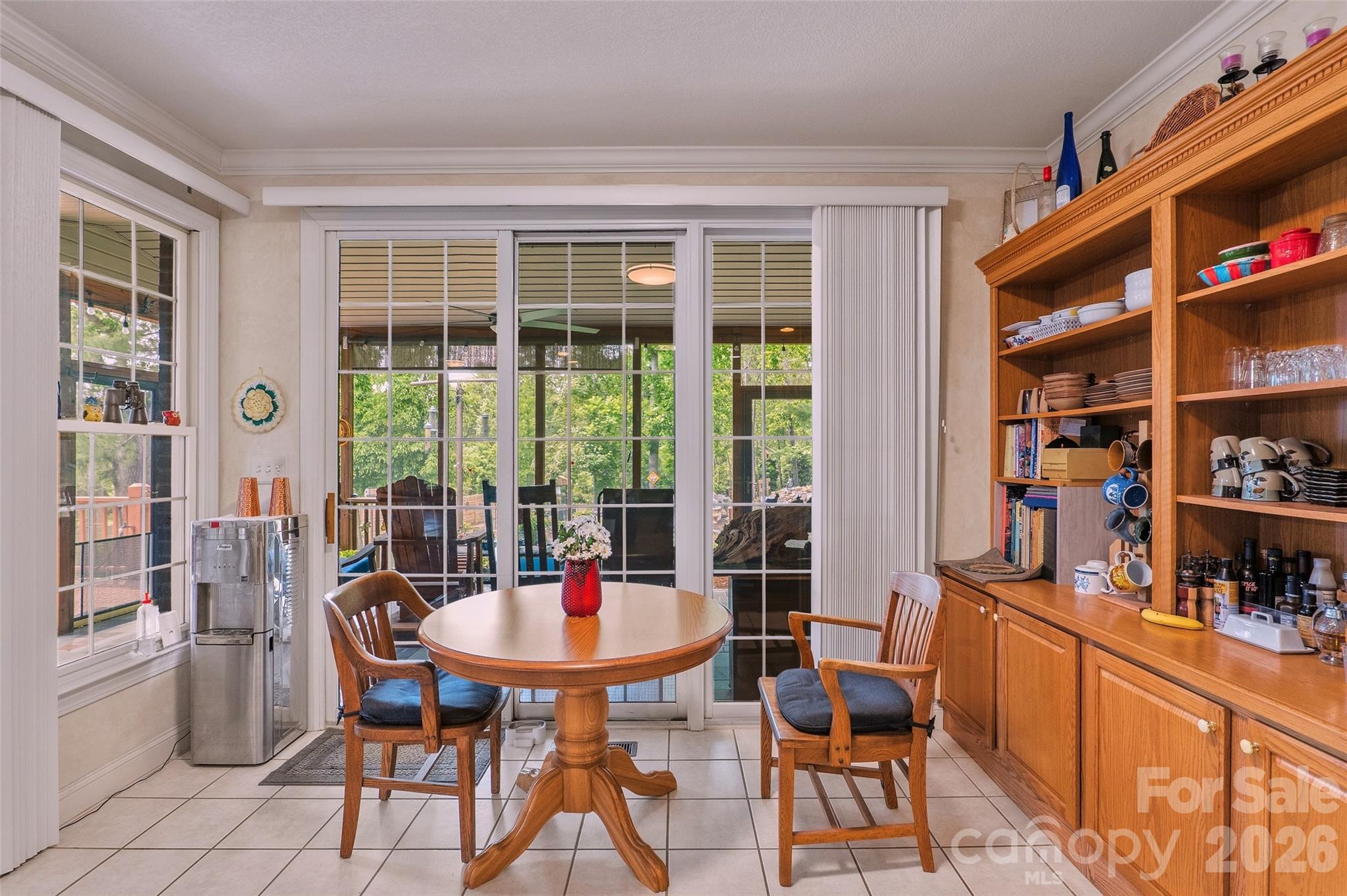8 Ridgemont Drive — Weaverville