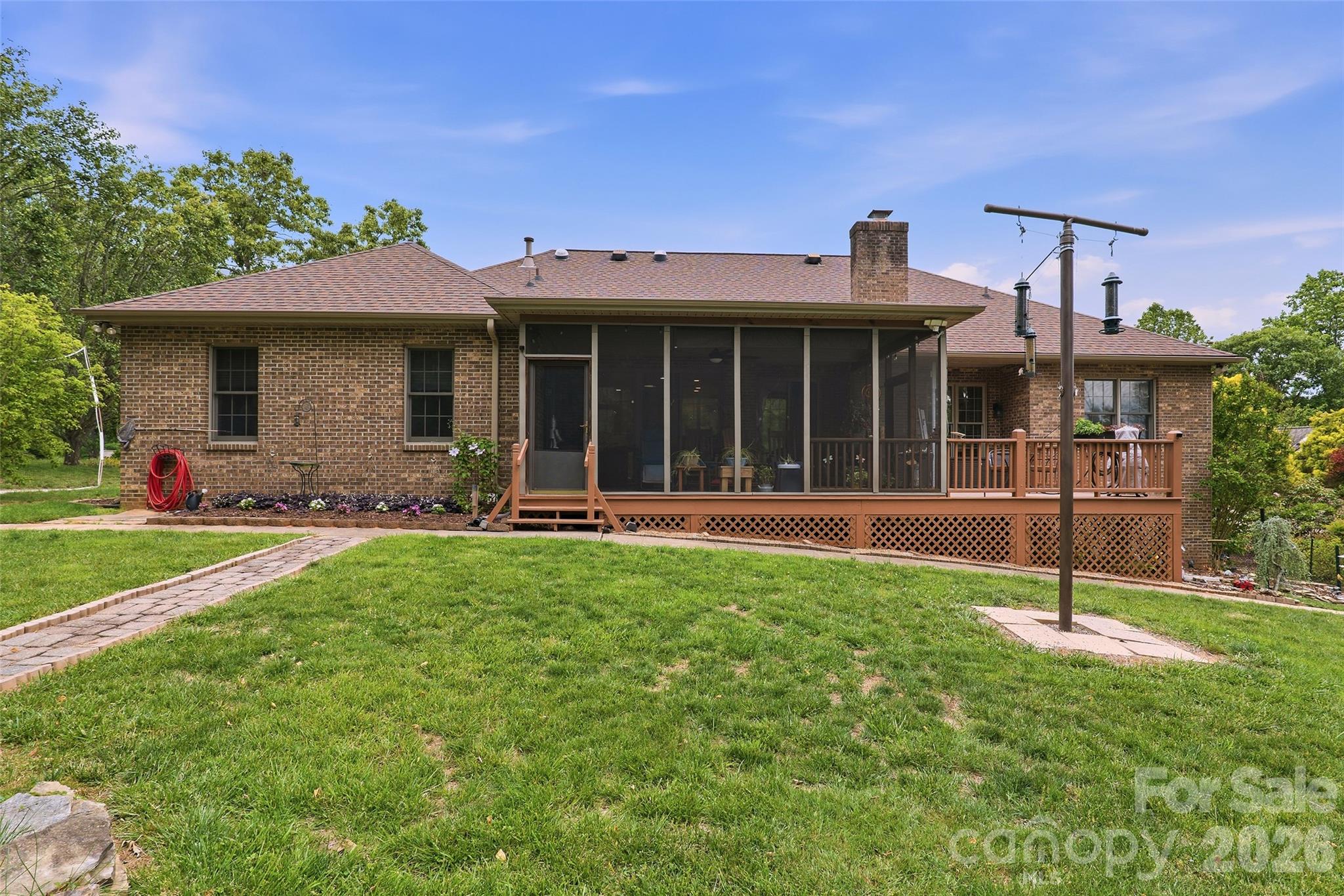 8 Ridgemont Drive — Weaverville