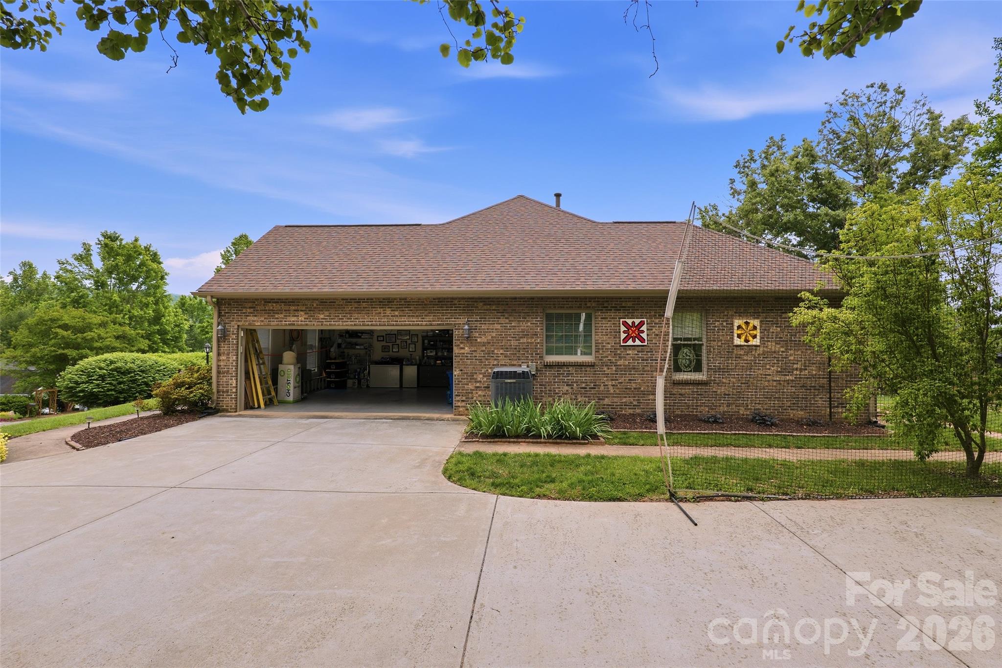 8 Ridgemont Drive — Weaverville