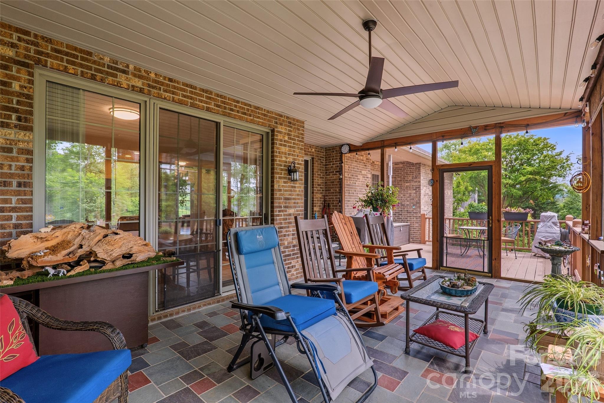 8 Ridgemont Drive — Weaverville