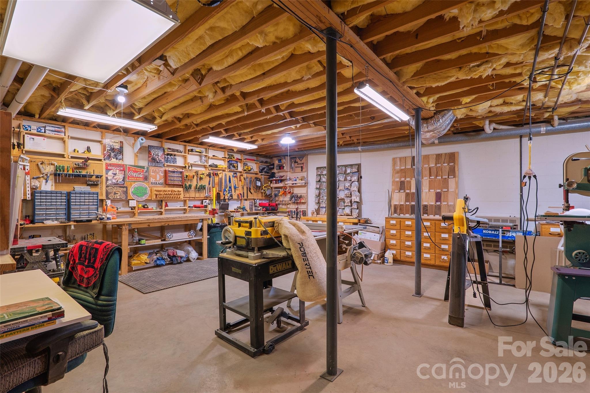8 Ridgemont Drive — Weaverville