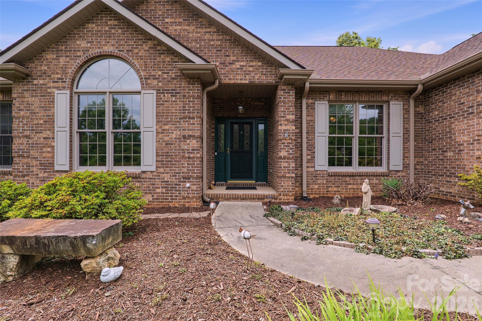 8 Ridgemont Drive — Weaverville