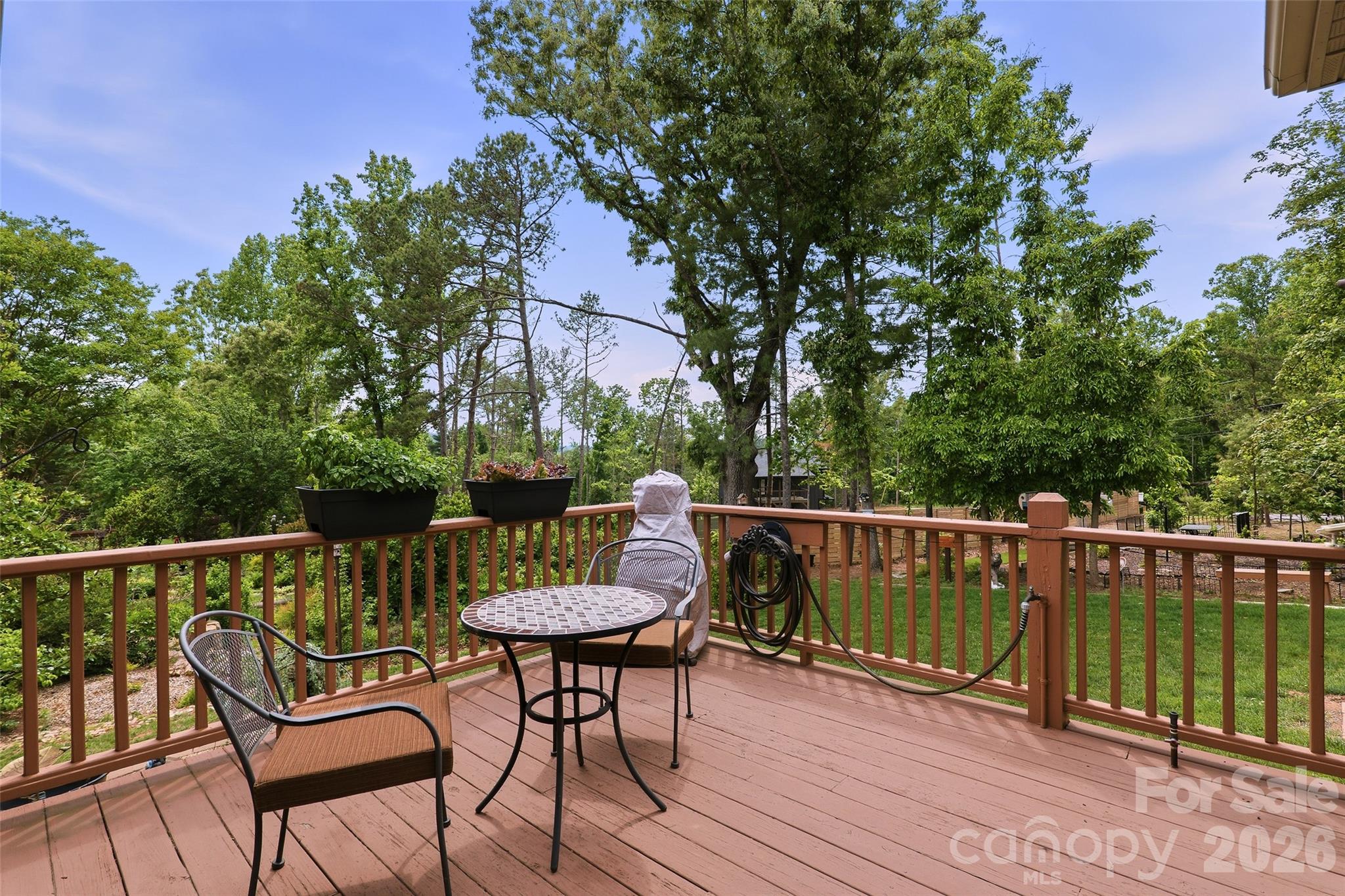8 Ridgemont Drive — Weaverville