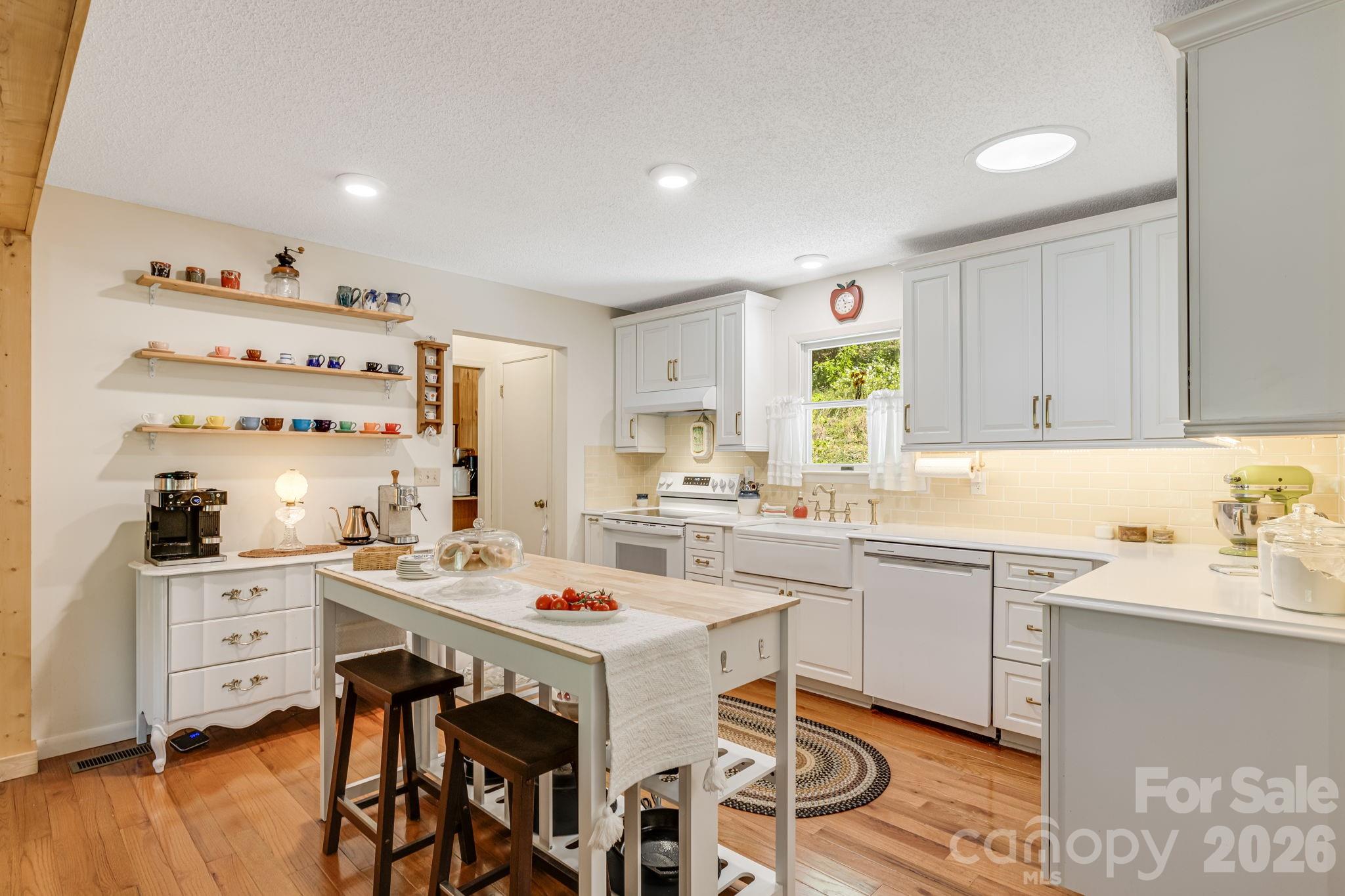 753 Bolens Creek Road — Burnsville