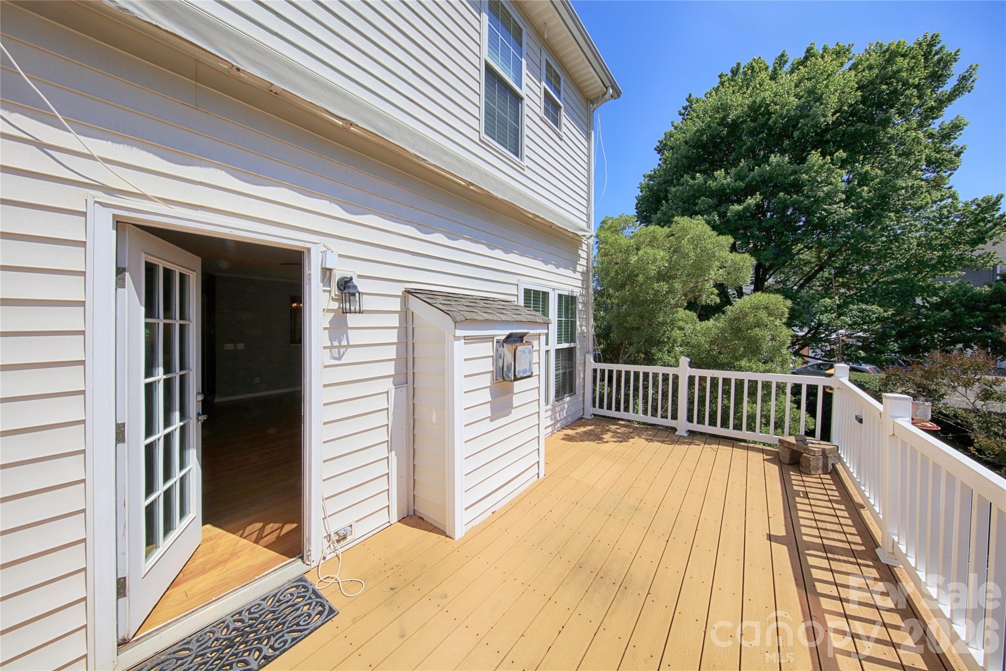 14556 Reese Boulevard — Huntersville