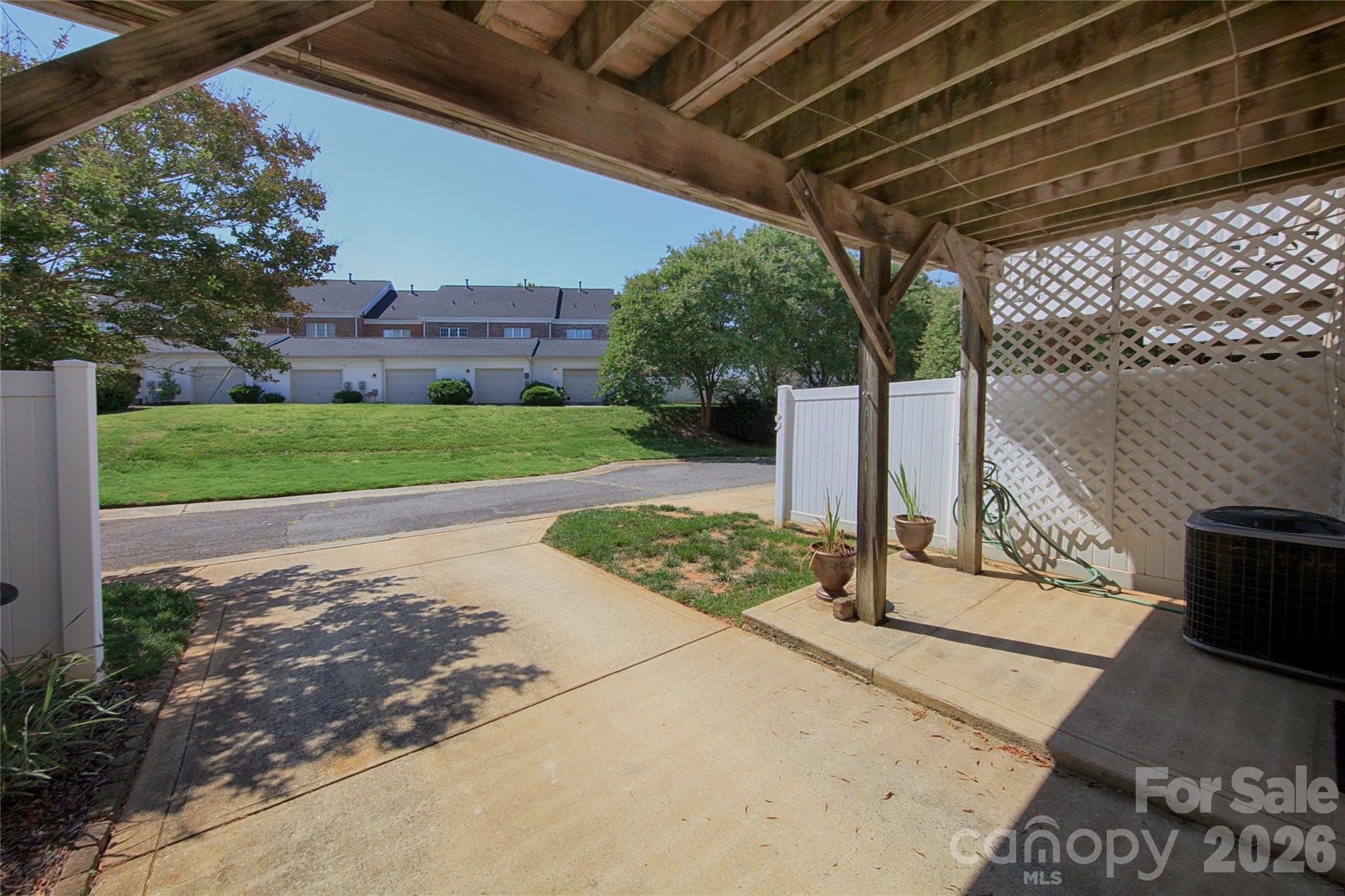 14556 Reese Boulevard — Huntersville