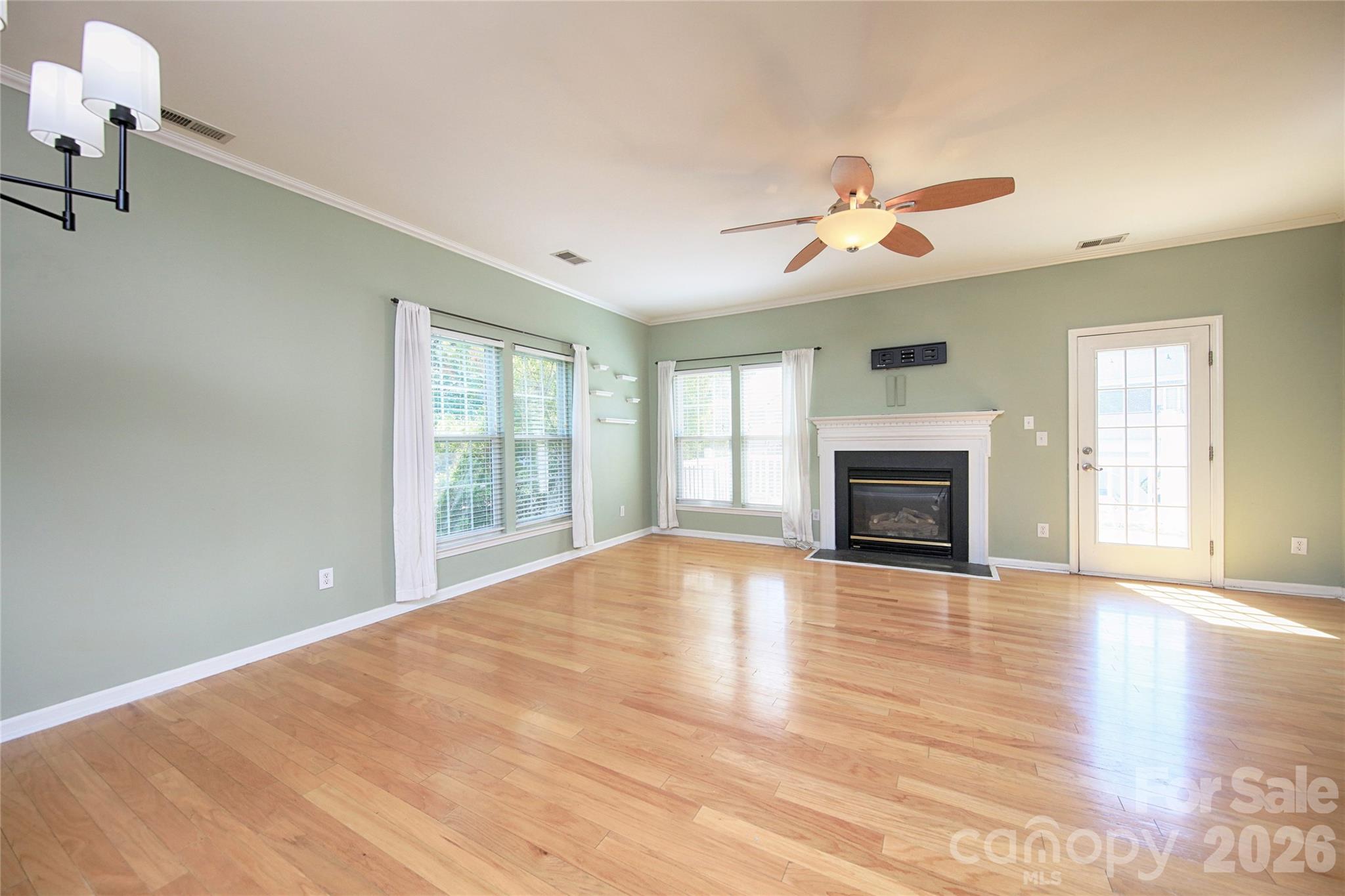 14556 Reese Boulevard — Huntersville