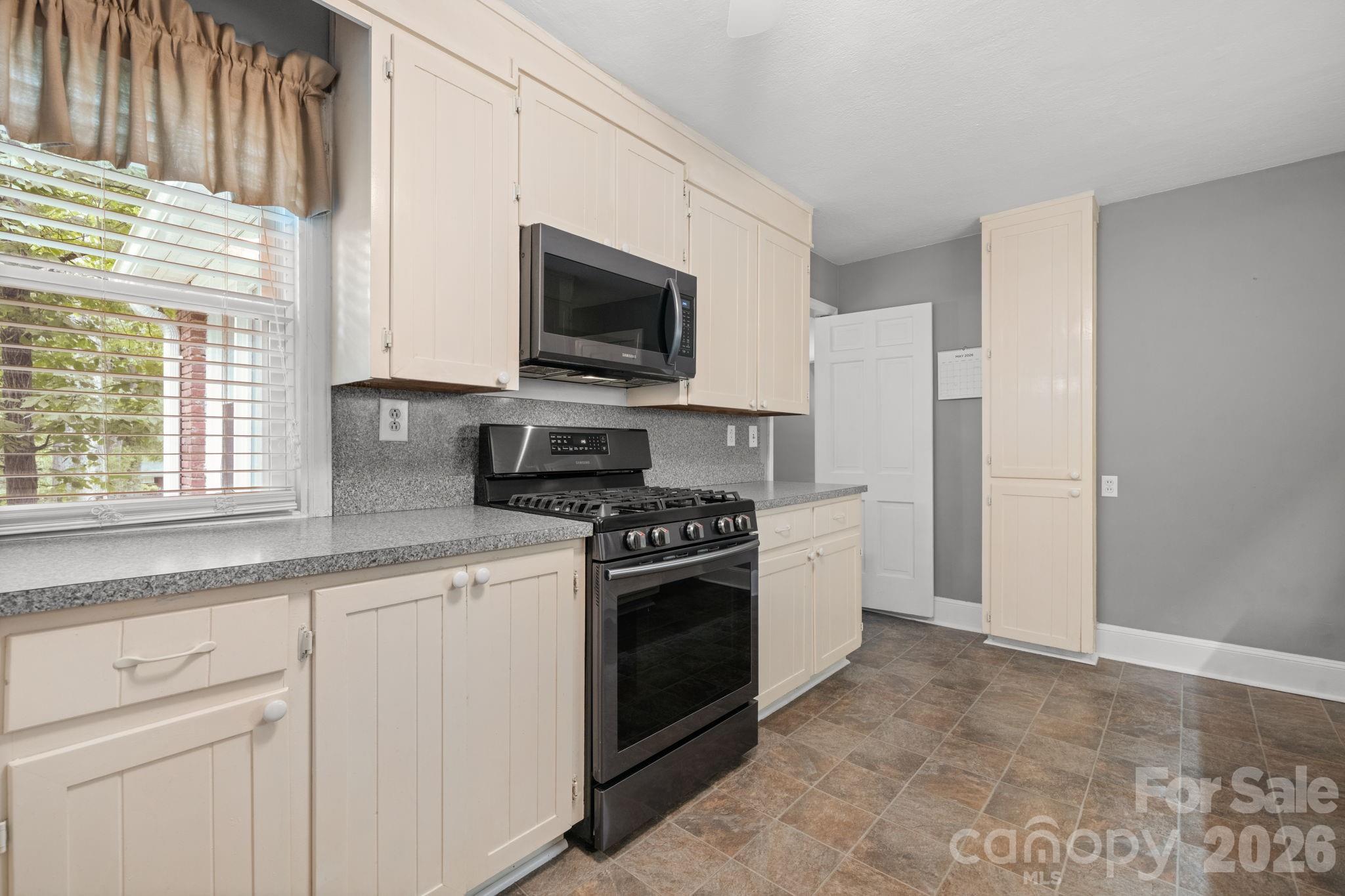 508 2nd Avenue NE — Conover
