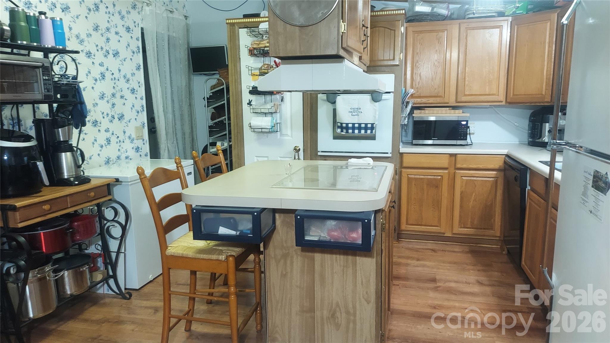 46 Larkspur Lane — Canton