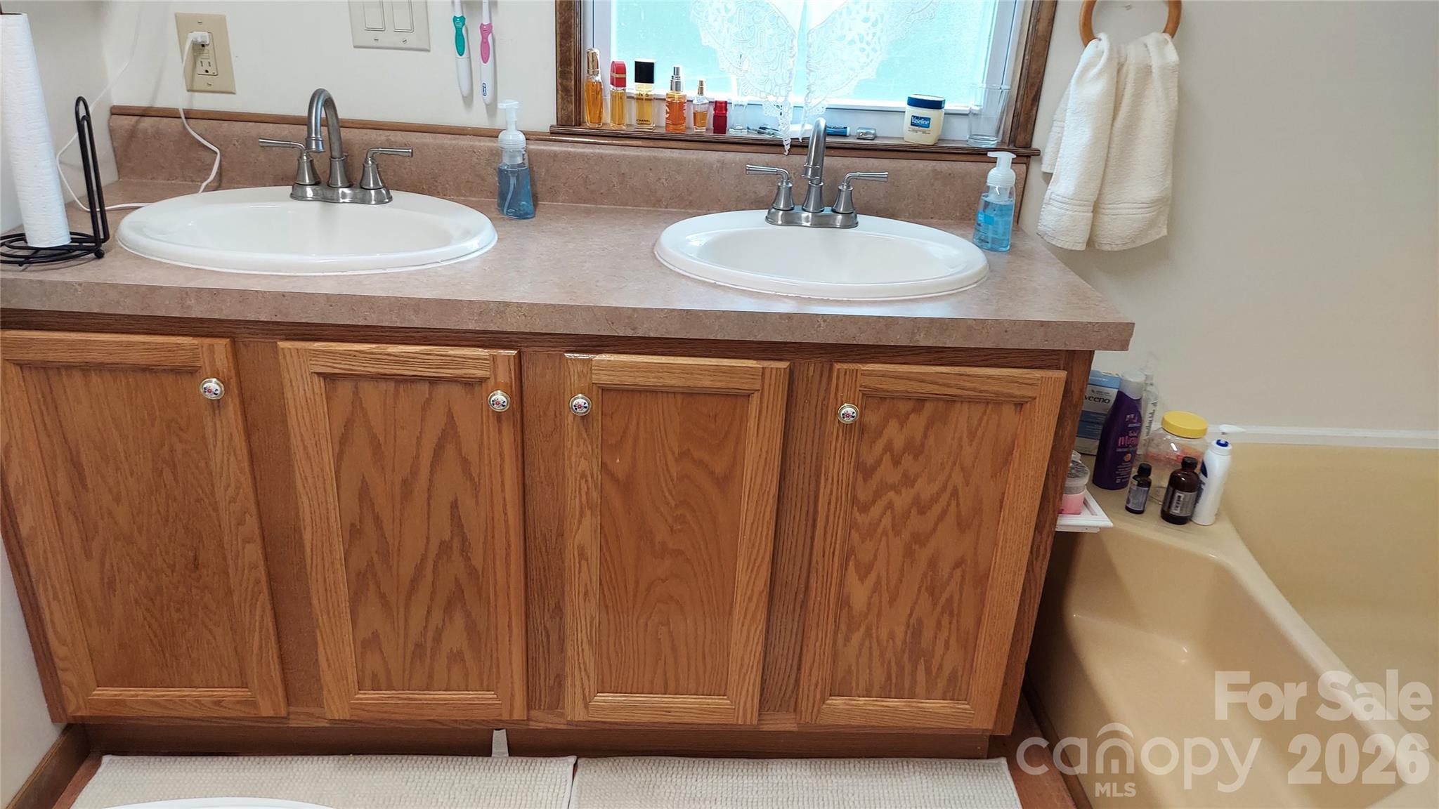 46 Larkspur Lane — Canton