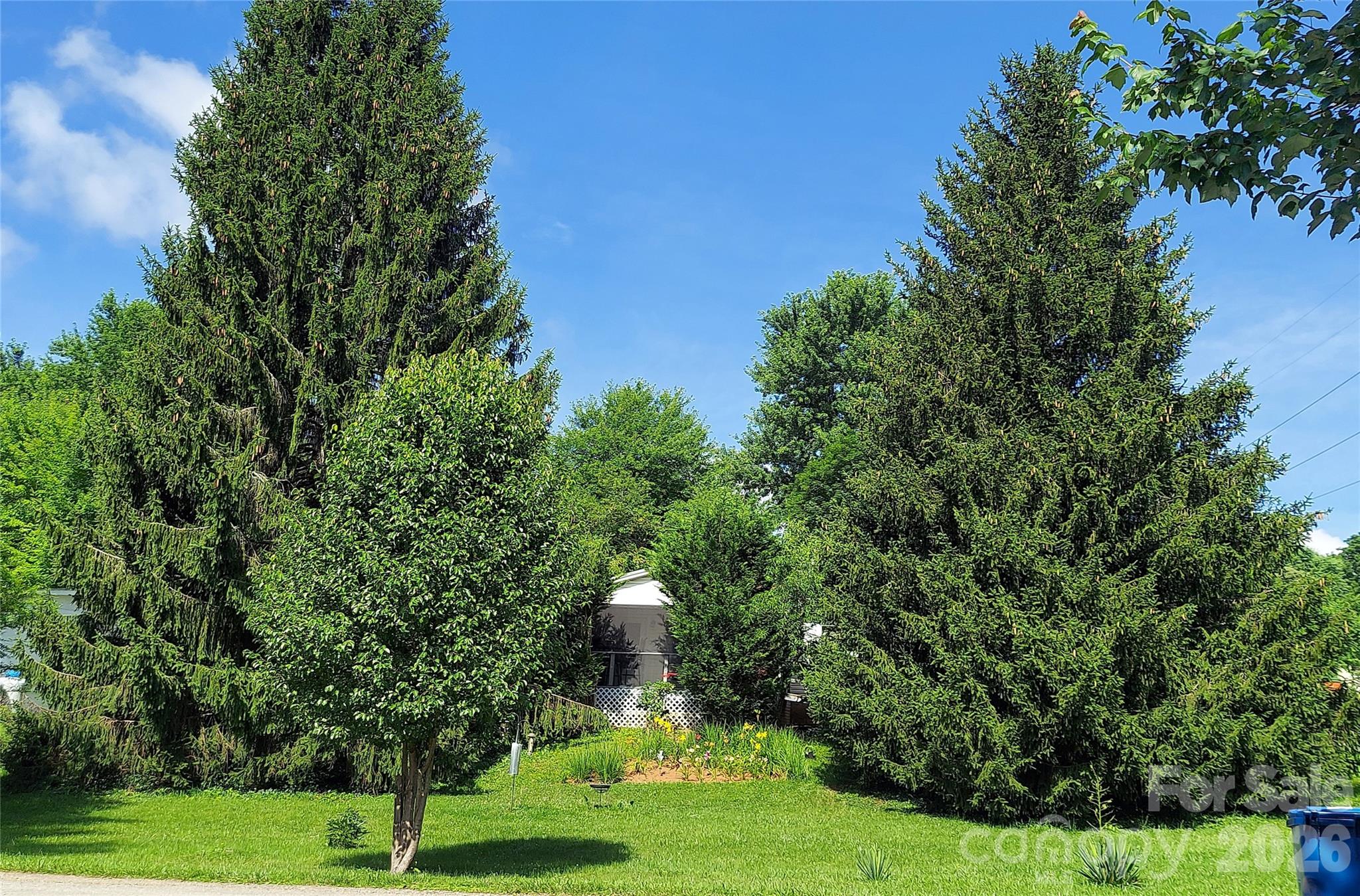 46 Larkspur Lane — Canton