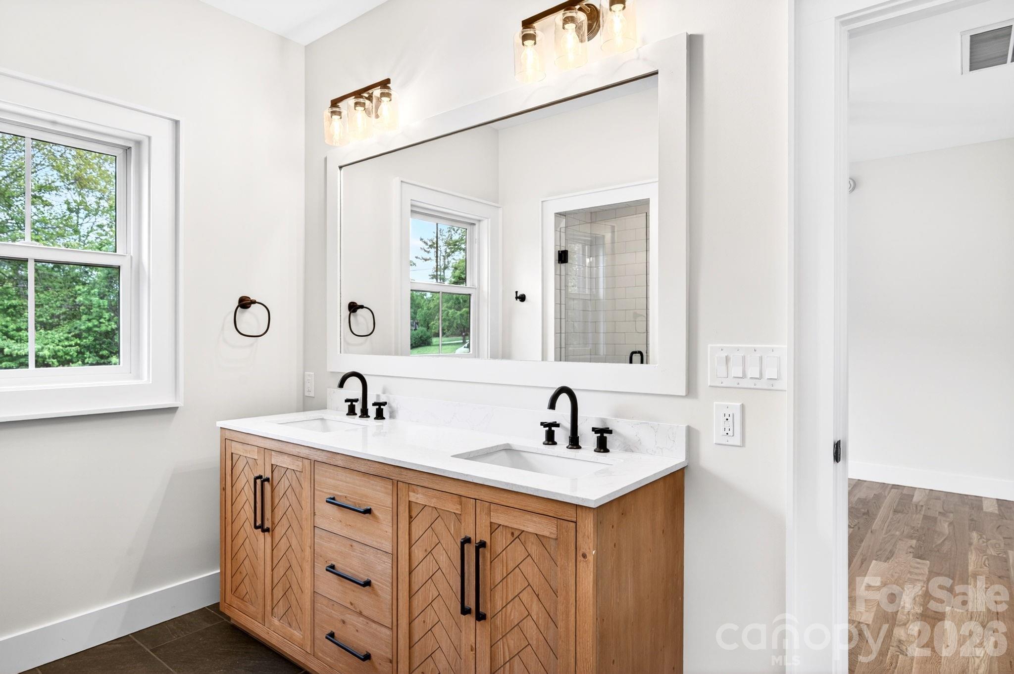 34 Old Souther Road — Mills River