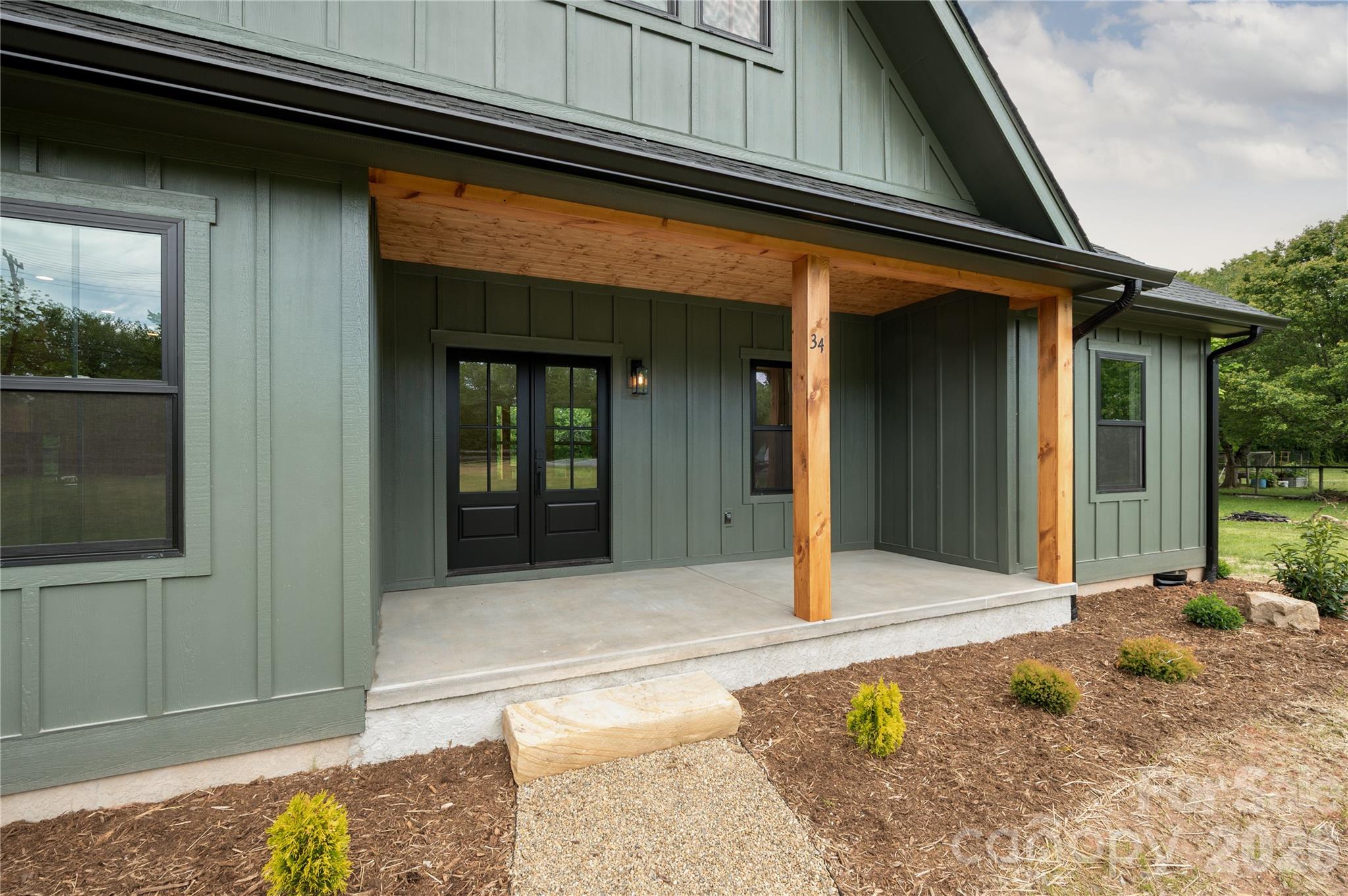 34 Old Souther Road — Mills River
